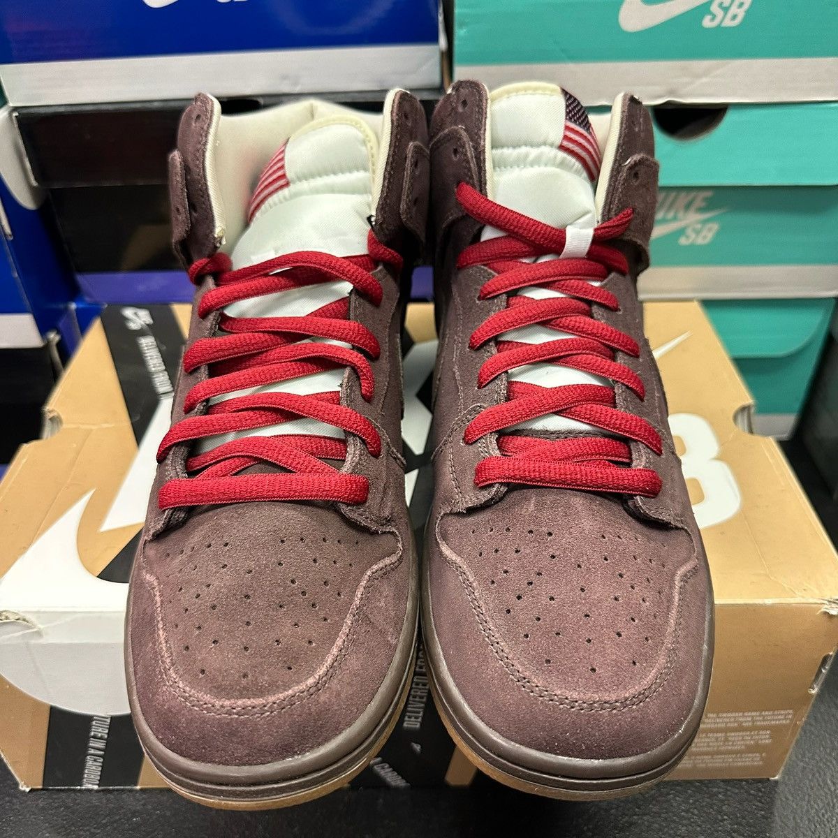 Nike Size 10.5 - Nike SB Dunk High Pro 'Budweiser' 305050-220 Size US 10.5 / EU 43-44 - 4 Thumbnail