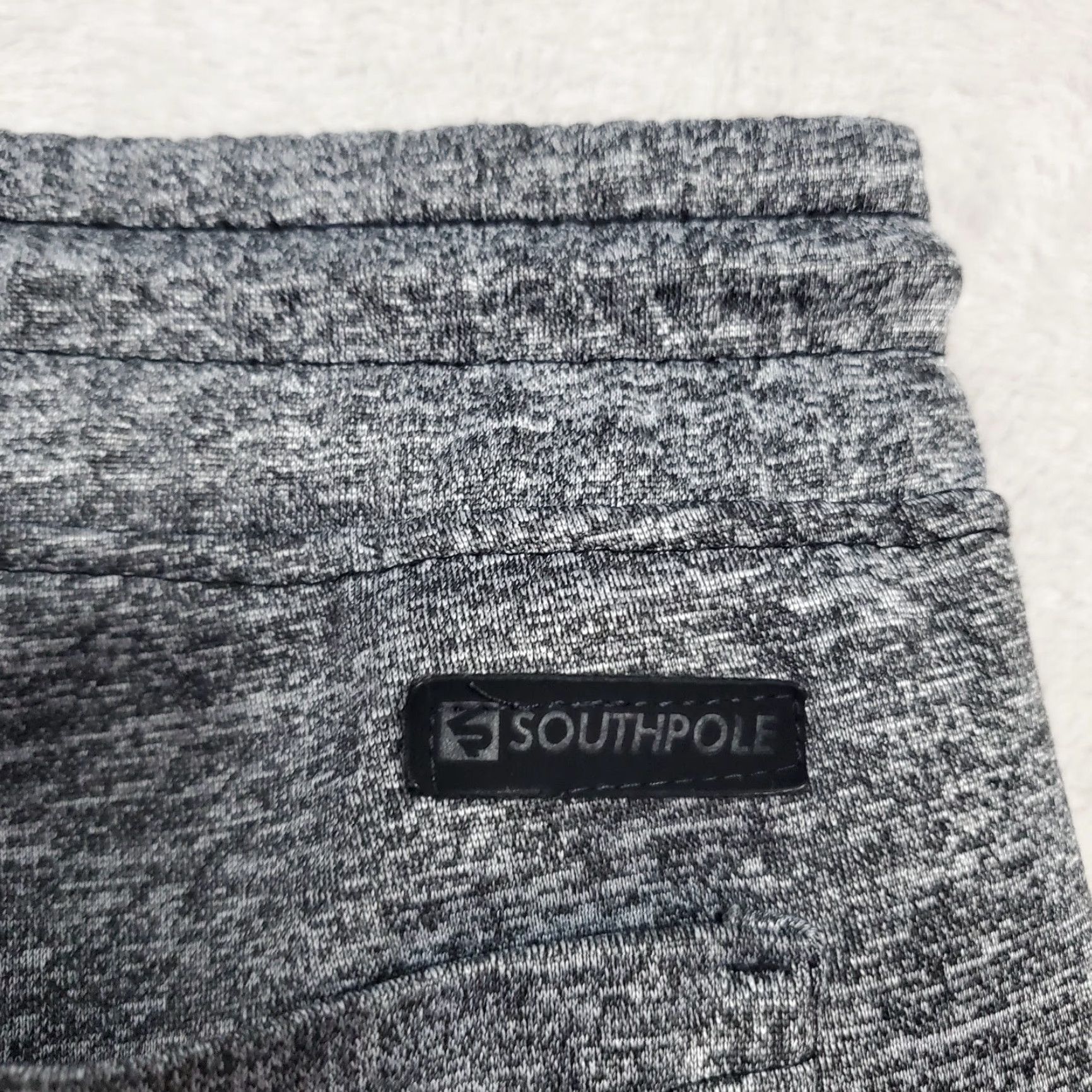 Southpole Southpole Sweat Shorts Men XL Gray Drawstring Zip Pockets Athletic Shorts Mens XL Gray Sweat Size US 36 / EU 52 - 6 Thumbnail