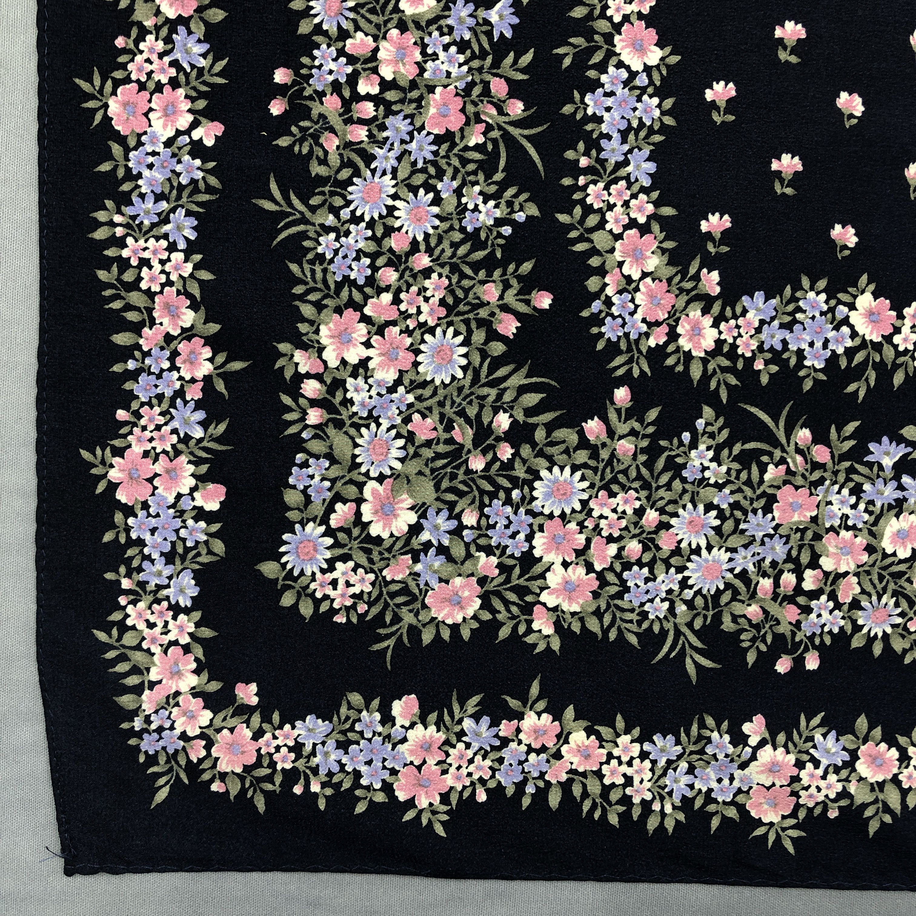 Japanese Brand Vintage Floral SILK Scarf Twill Stole Wraps Scarves Size ONE SIZE - 4 Thumbnail