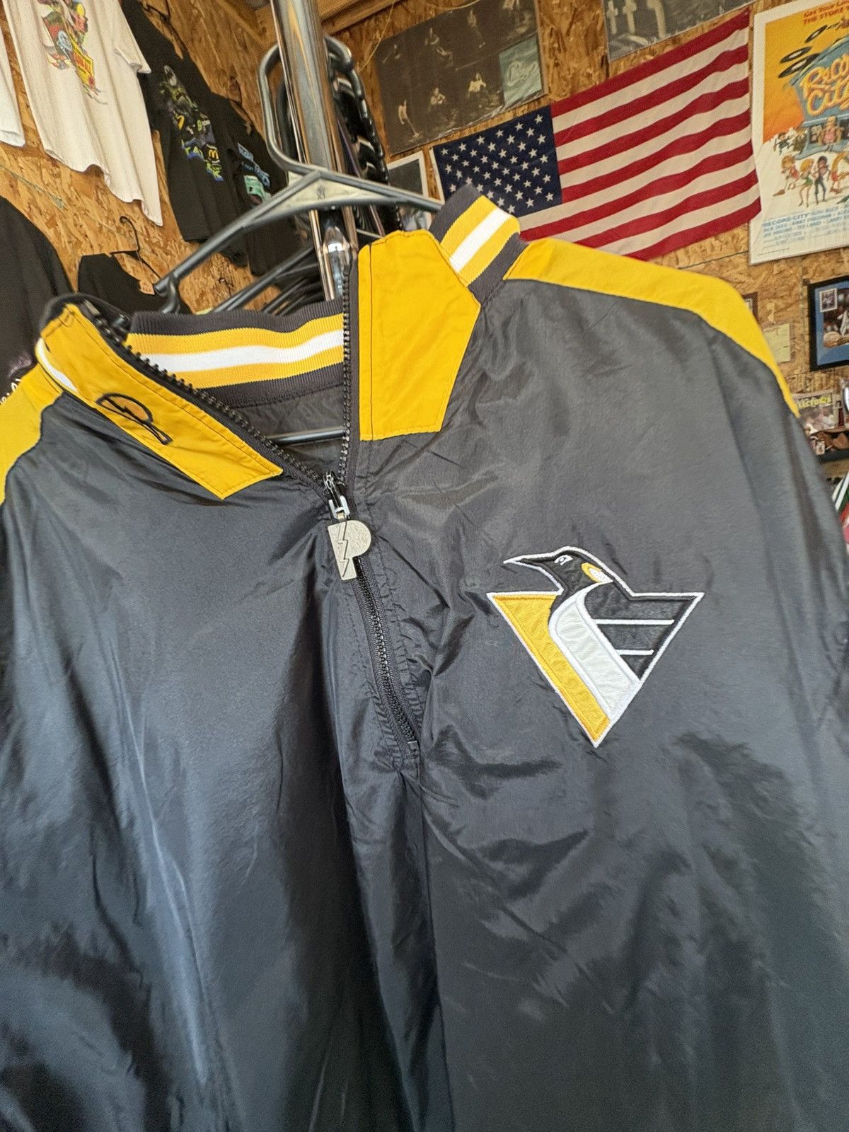 NHL 1990's Pittsburgh Penguins Pro Player Windbreaker Size US XL / EU 56 / 4 - 4 Thumbnail