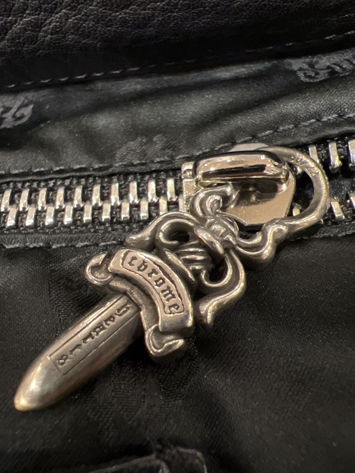 Chrome Hearts Chrome Hearts Vine Flap Silver Embellished Leather Bag Size ONE SIZE - 9 Thumbnail