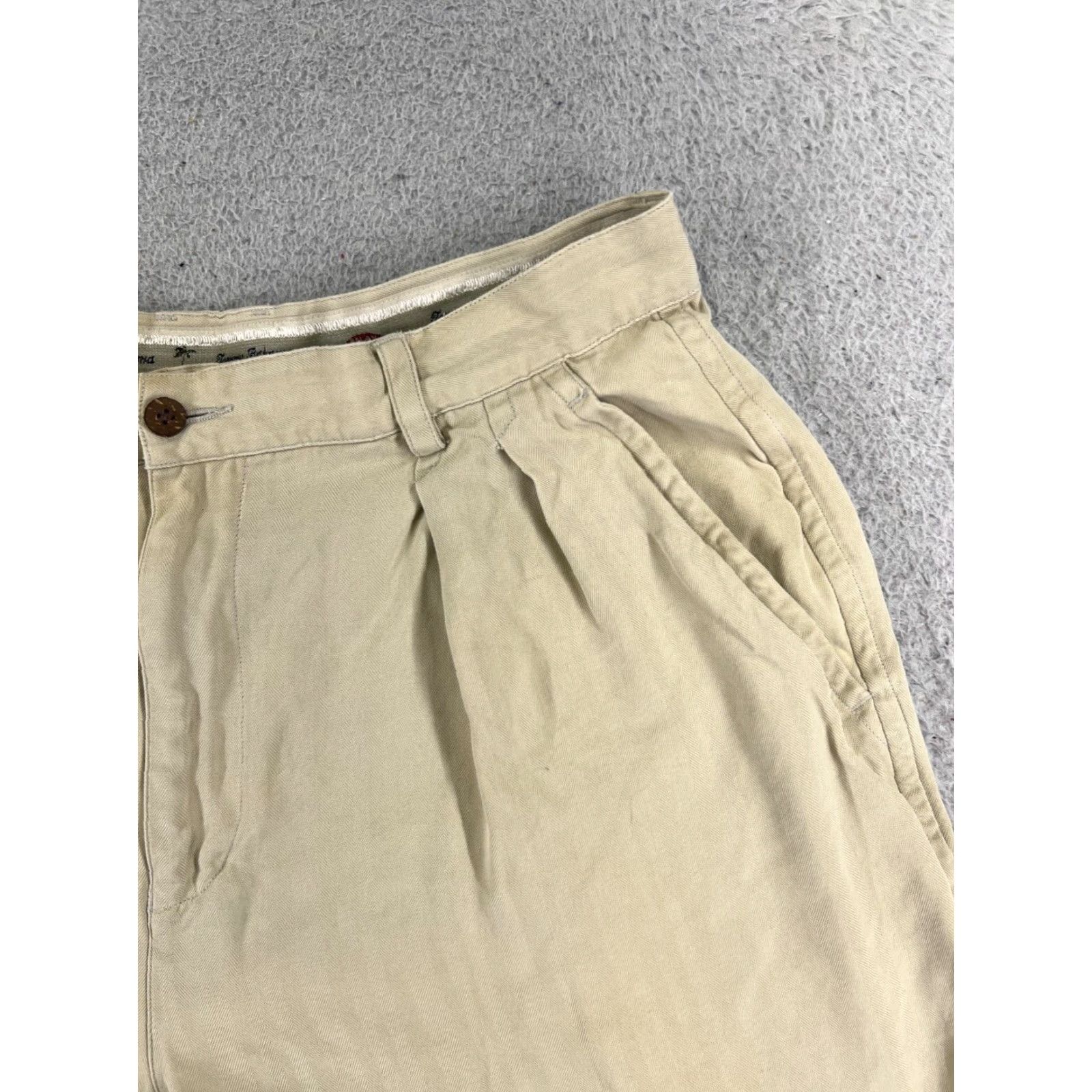 Tommy Bahama VINTAGE Tommy Bahama Bermuda Shorts Men 34 Beige 100% Silk Pleated Herringbone Easy Care Quick Dry Aloha Beach Mens Size US 34 / EU 50 - 5 Thumbnail