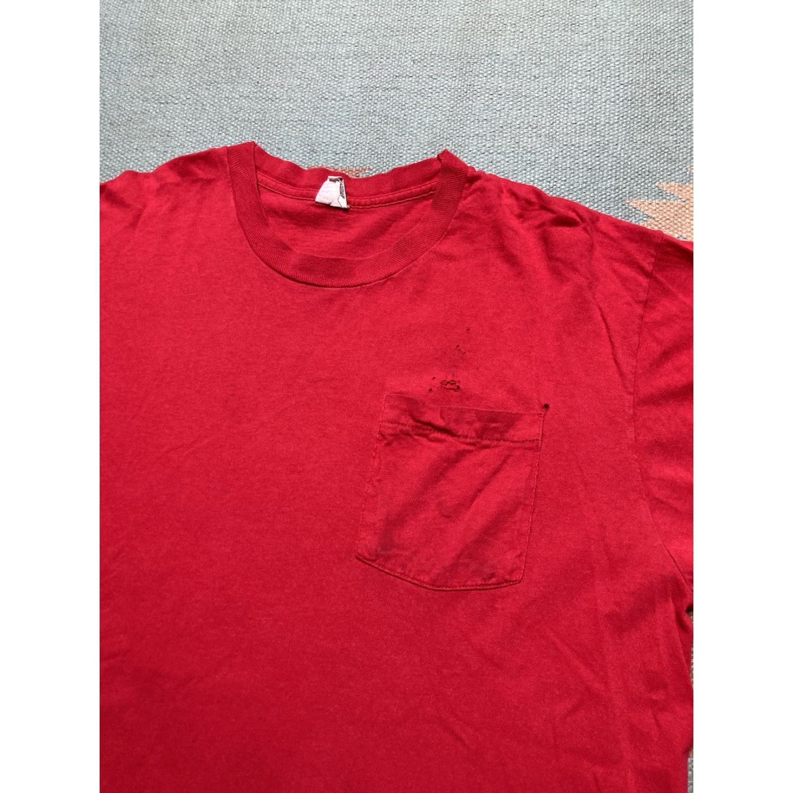Fruit Of The Loom VINTAGE 80s 90s Fruit of the Loom Pocket T-Shirt Red Cotton USA XXL Shirt Men 2XL 90s Distressed Pockets Size US XXL / EU 58 / 5 - 2 Thumbnail