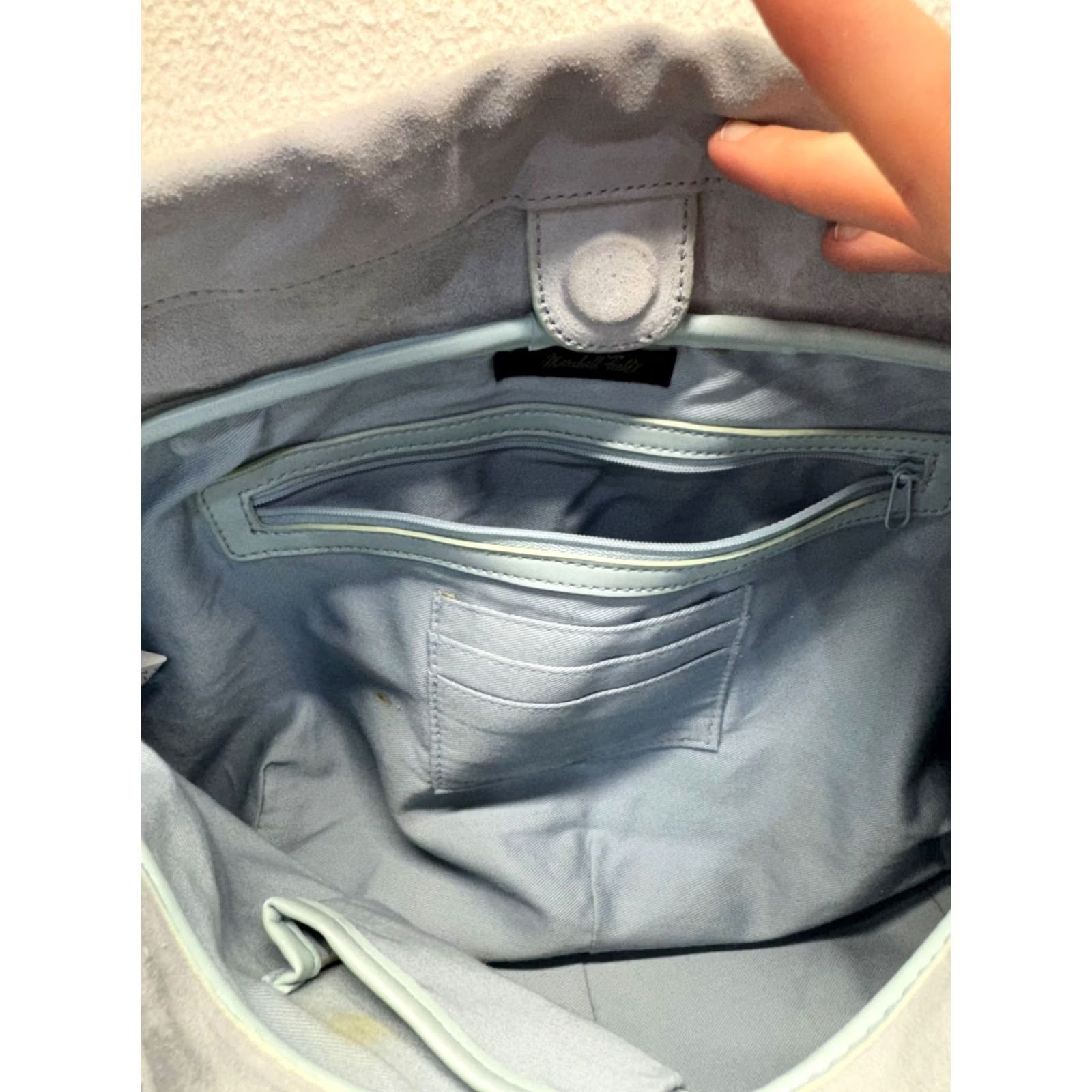 Vintage VINTAGE Marshall Field's Light Blue Leather Studded Shoulder Bag Women Leather Shoulder Bag) Size ONE SIZE - 5 Thumbnail