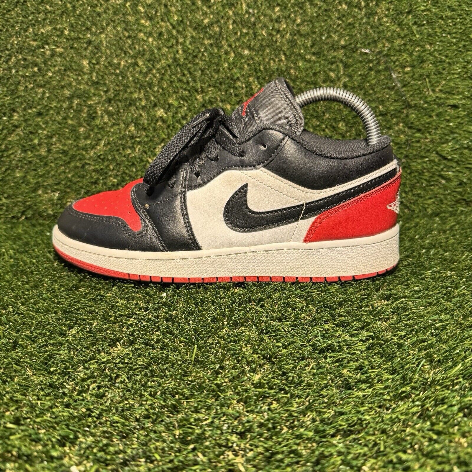 Jordan Brand Size 5 (GS) - Air Jordan 1 Low Bred Toe Size US 5 / EU 37 - 1 Thumbnail