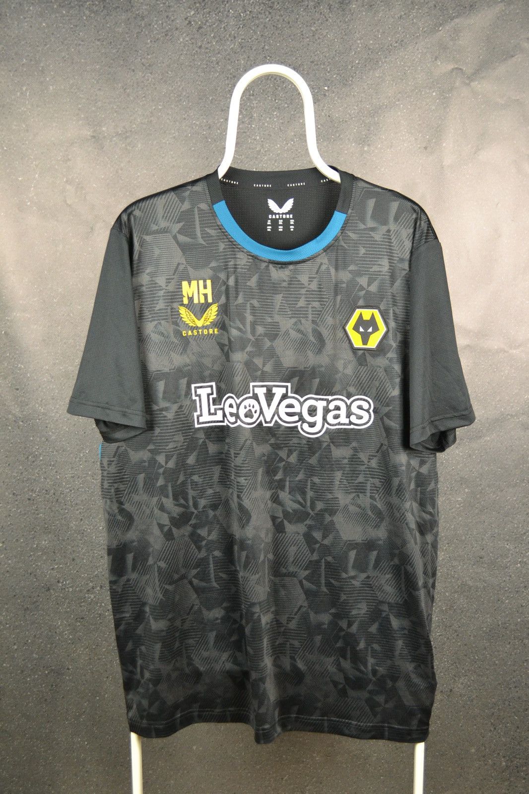 Other Wolverhampton Training Football Shirt Castore Soccer XXL Size US XXL / EU 58 / 5 - 1 Thumbnail