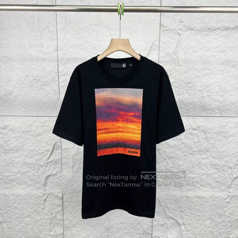 Givenchy Givenchy Black Printed Round Neck Short Sleeve T-shirt Size US M / EU 48-50 / 2 - 1 Thumbnail
