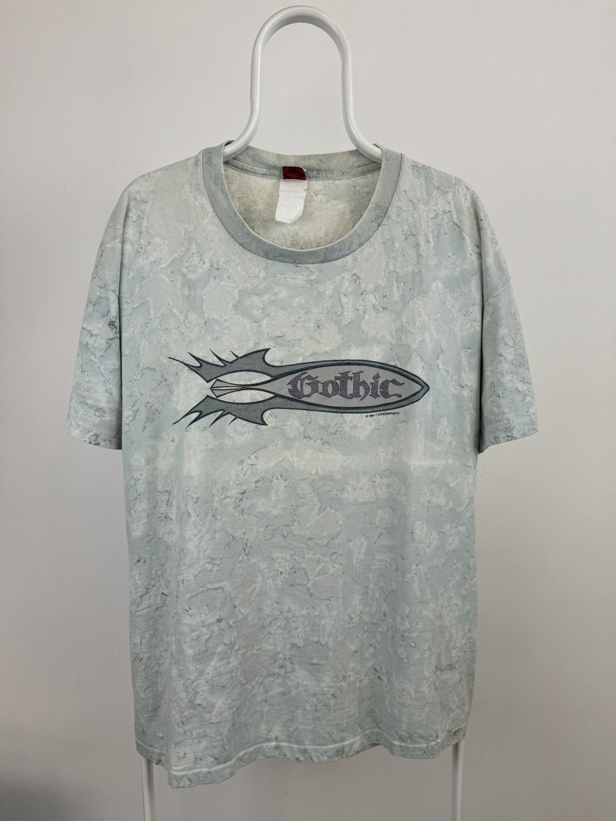 Vintage Vintage 1997 Gothic Surf Big Logo Tye Die Tee Size US L / EU 52-54 / 3 - 1 Thumbnail