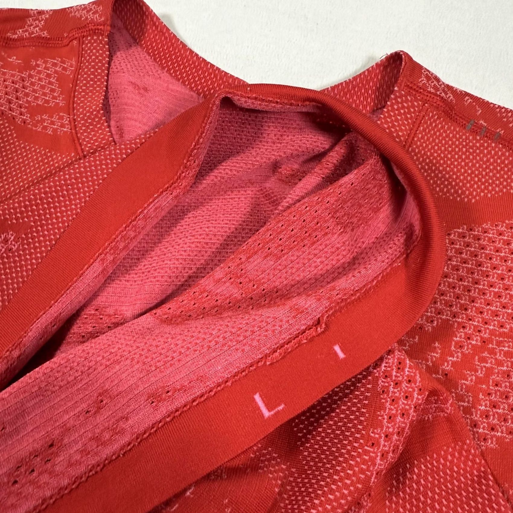 Lululemon Lululemon Shirt Mens L Red Canada Olympics Camo Seamless Performance T-Shirt Running Gym Training Yoga Size US L / EU 52-54 / 3 - 6 Thumbnail