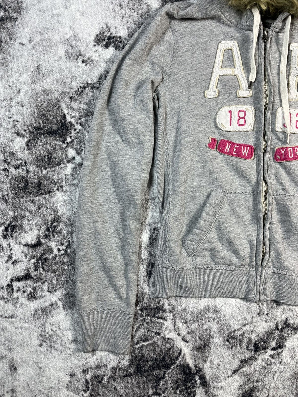 Abercrombie & Fitch Abercrombie Fitch Y2K Fur Hoodie Womens L Fits M Size L / US 10 / IT 46 - 2 Thumbnail