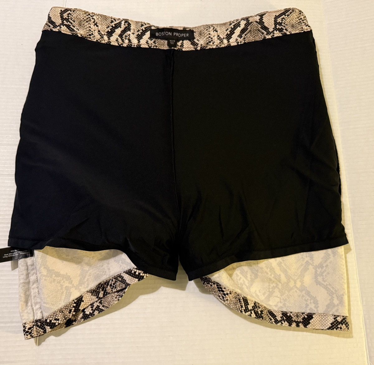 Boston Proper Boston Proper Women’s Plus Desert Python Print Denim Skort Size 40" / US 18 - 8 Thumbnail