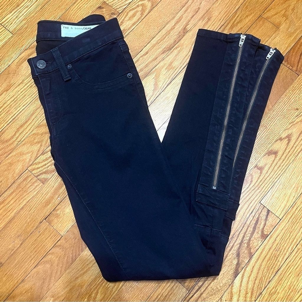 Navy deals blue Rag and bone jeans size 26 skinny ripped