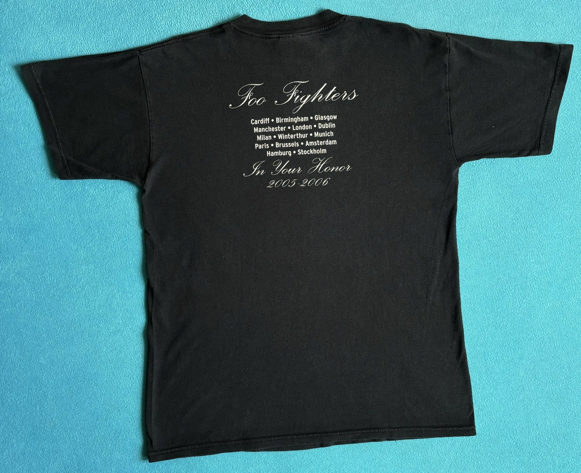 Band Tees T-Shirt Foo Fighters In Your Honor 2005-2006 Gildan size. M Size US M / EU 48-50 / 2 - 8 Thumbnail