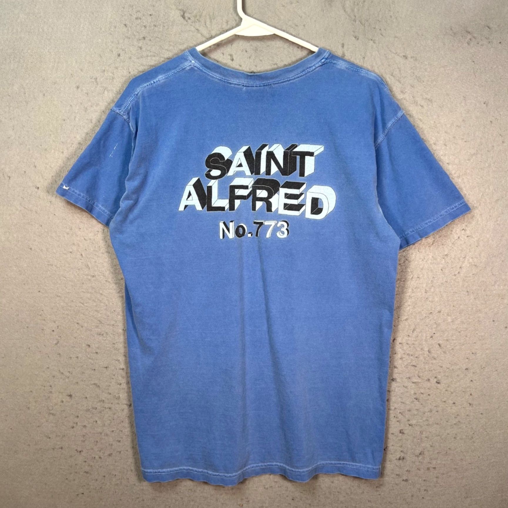 Vintage VINTAGE Saint Alfred Mens Size Medium Blue Graphic Pocket T-Shirt Cotton Crewneck Shirt Mens Blue Graphic Pocket T-Shirt 90s Concert Sportswear Size US M / EU 48-50 / 2 - 2 Thumbnail