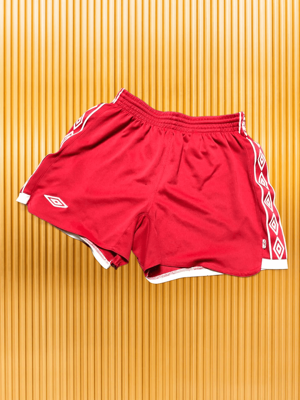 Umbro Vintage shorts Umbro red big logo Y2K size EUR 36 streetwear Size 36" / US 14 / IT 50 - 1 Thumbnail