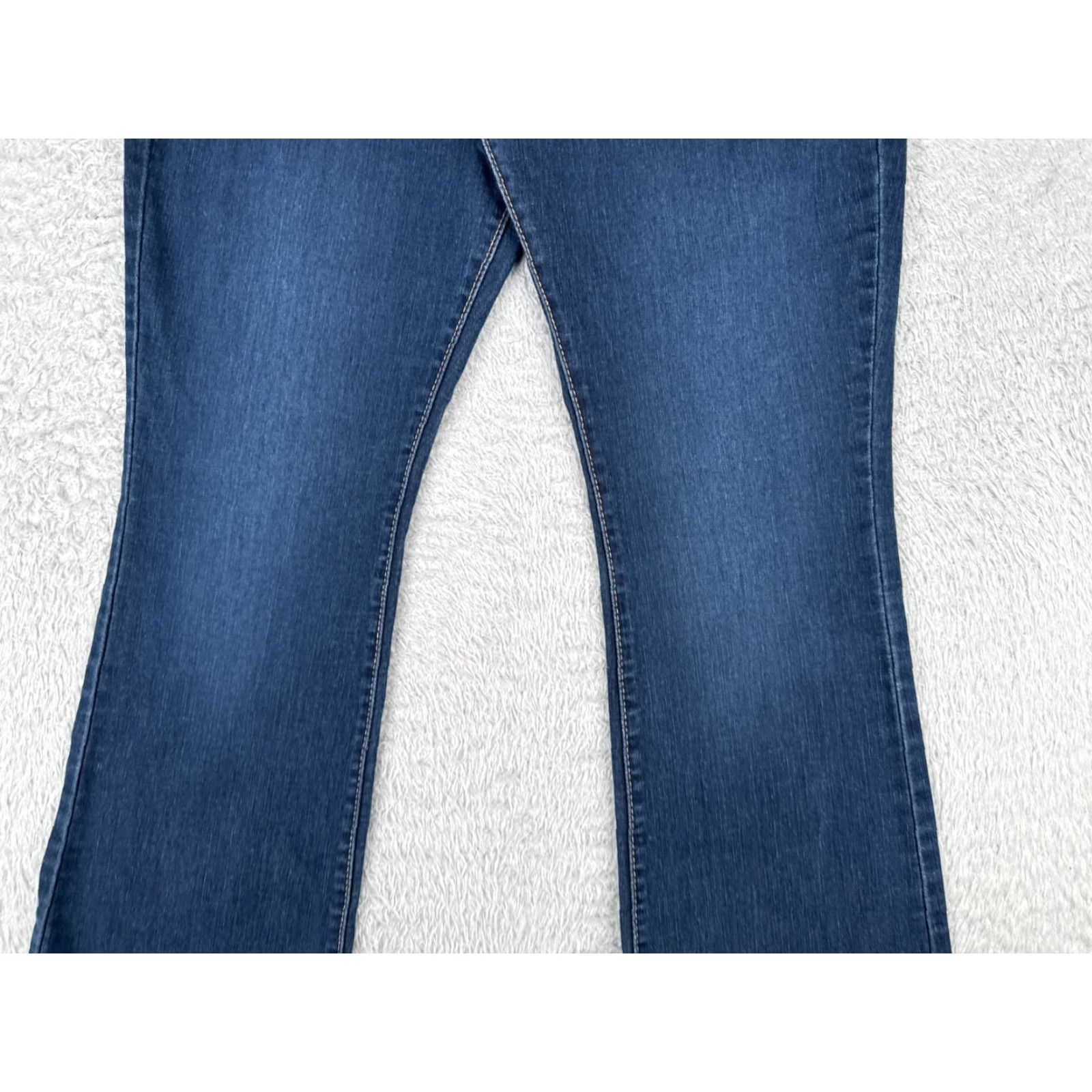 Levi's Levi's Jeans Women Bootcut 10 Adult Blue Denim Mid Rise 30x30 Signature 5-Pocket Distressed Cotton Blend Size 32" / US 10 / IT 46 - 3 Thumbnail