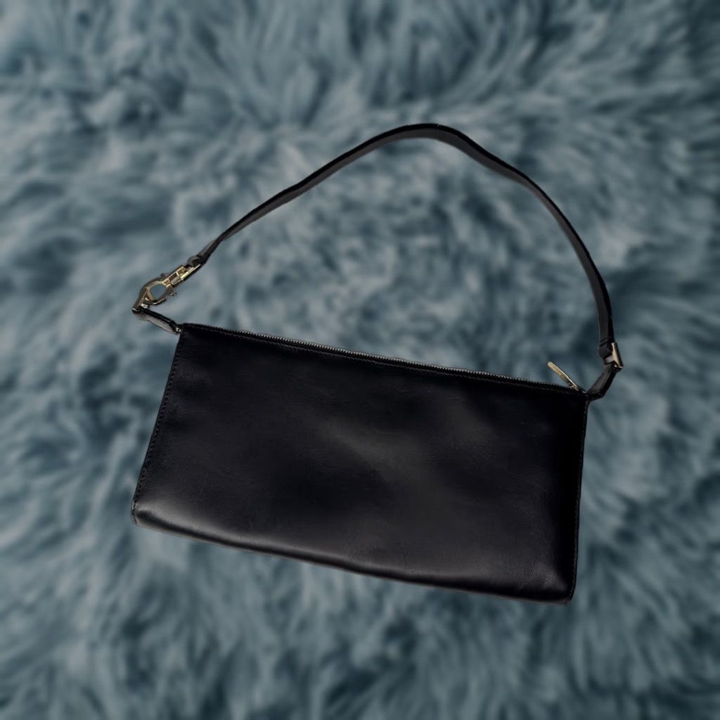 Salvatore Ferragamo Ganchini Black Leather Shoulder Bag Purse Clutch Gold Accent Women Clutch Bag Womens Black Gold Accent
