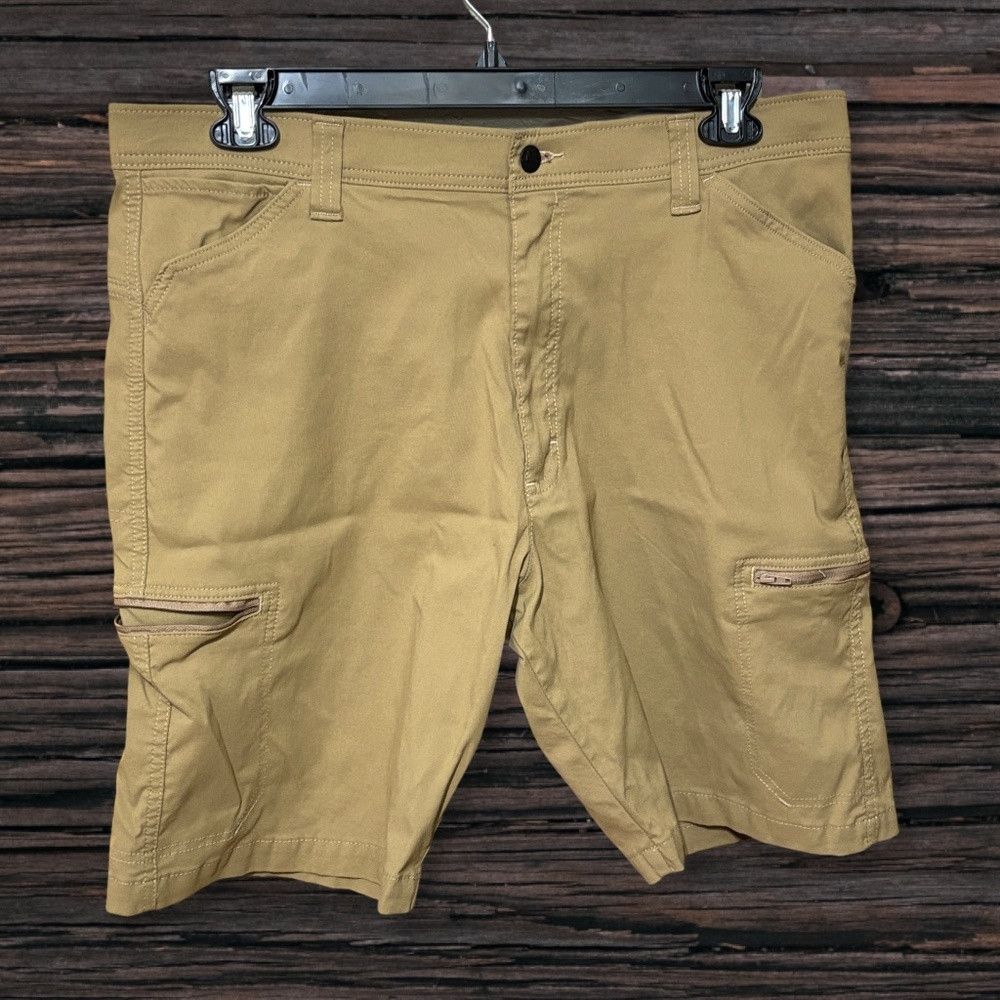 Wrangler Wrangler Khaki Shorts Size US 38 / EU 54 - 1 Thumbnail