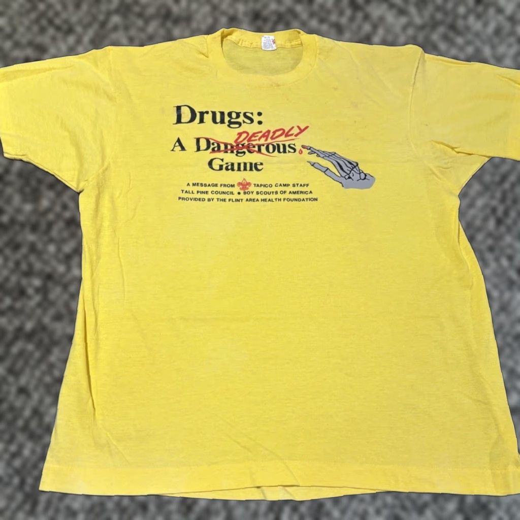 VINTAGE Screen Stars USA 80s T-Shirt Men XL Yellow Outdoor Nature Deadly Game