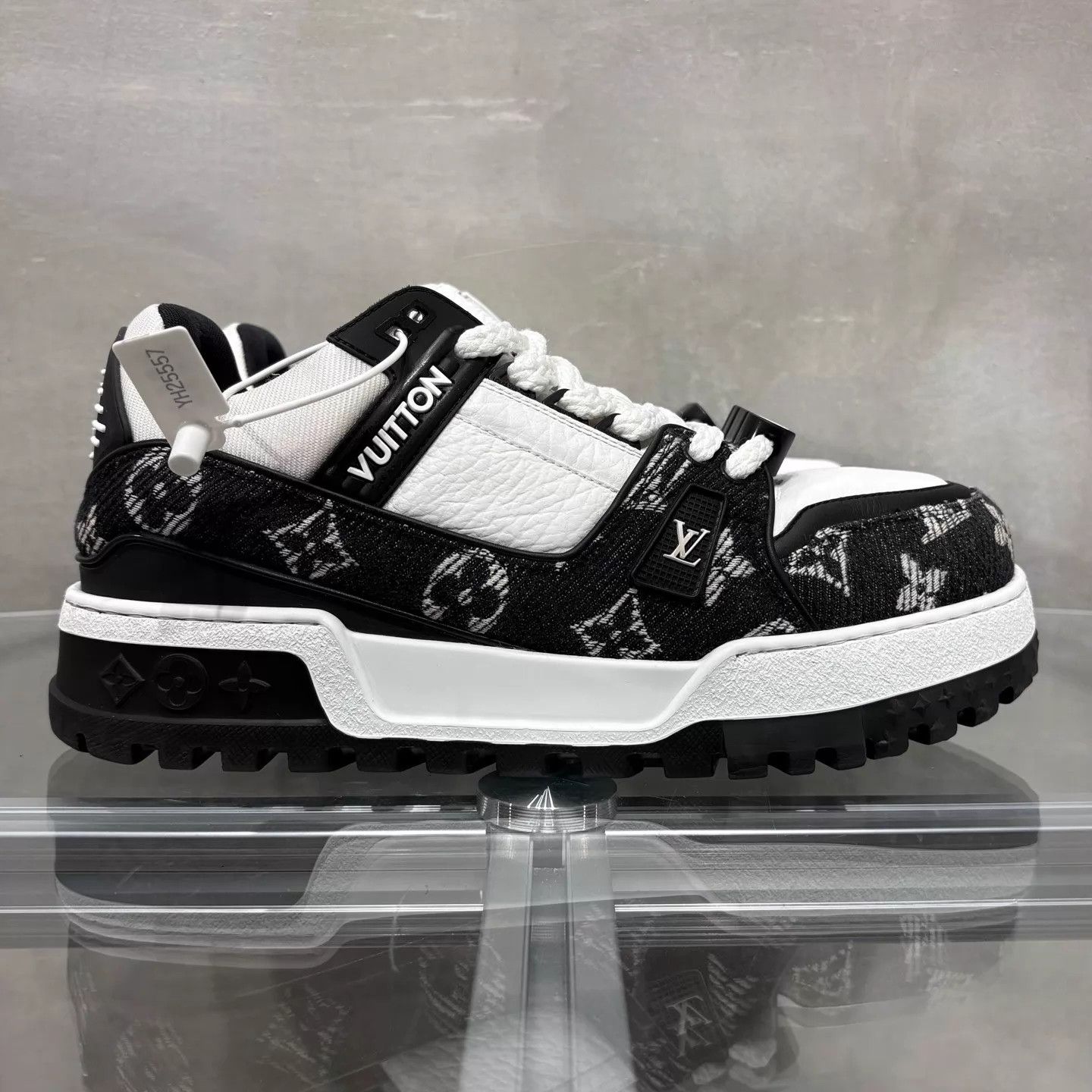 Louis Vuitton LV Trainer Maxi Black White Panda UK7/41 Size US 8 / EU 41 - 4 Thumbnail
