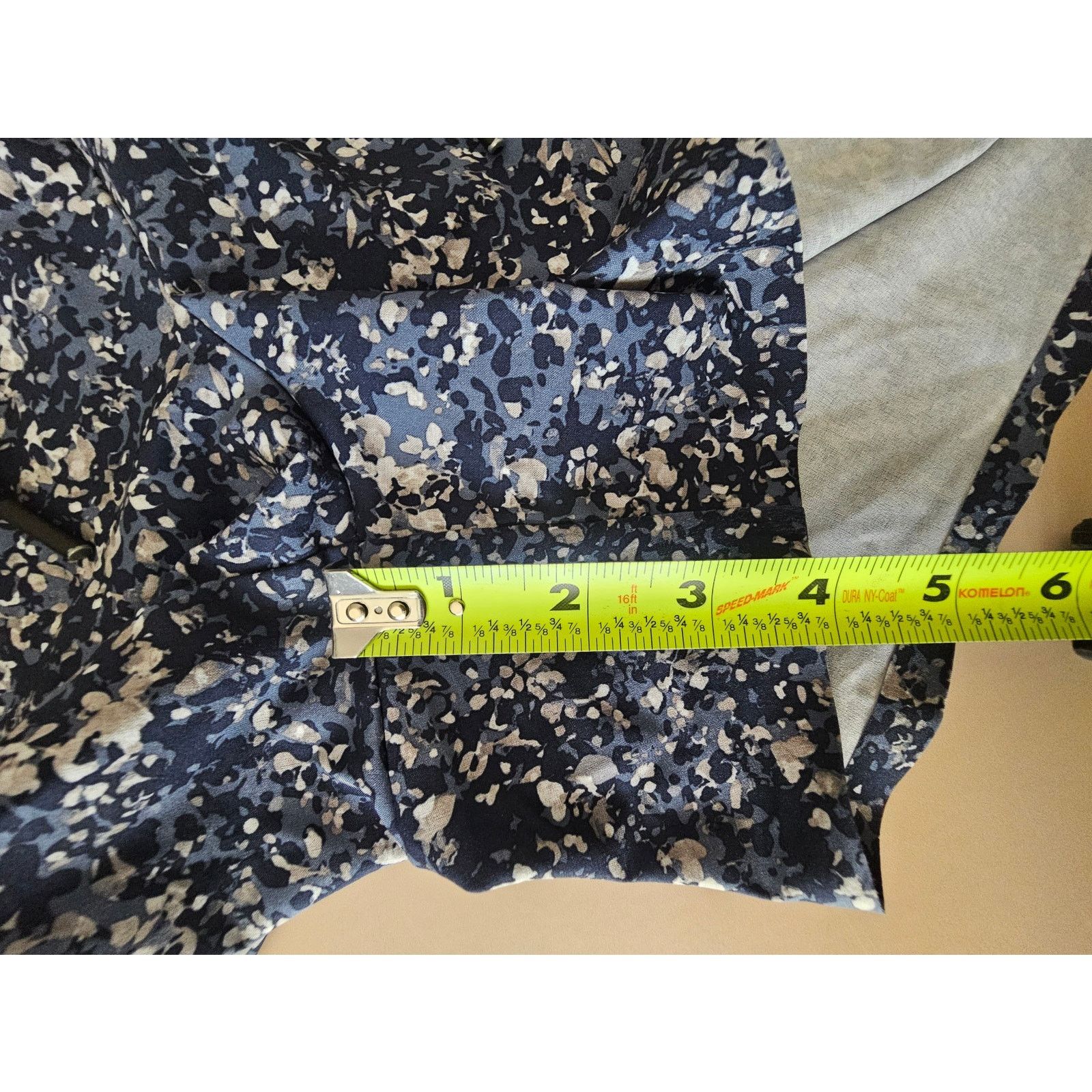 Athleta EUC ATHLETA Running Baja Shorts Speckled Bluew/ Pockets 4 Size 27" / US 4 / IT 40 - 4 Thumbnail