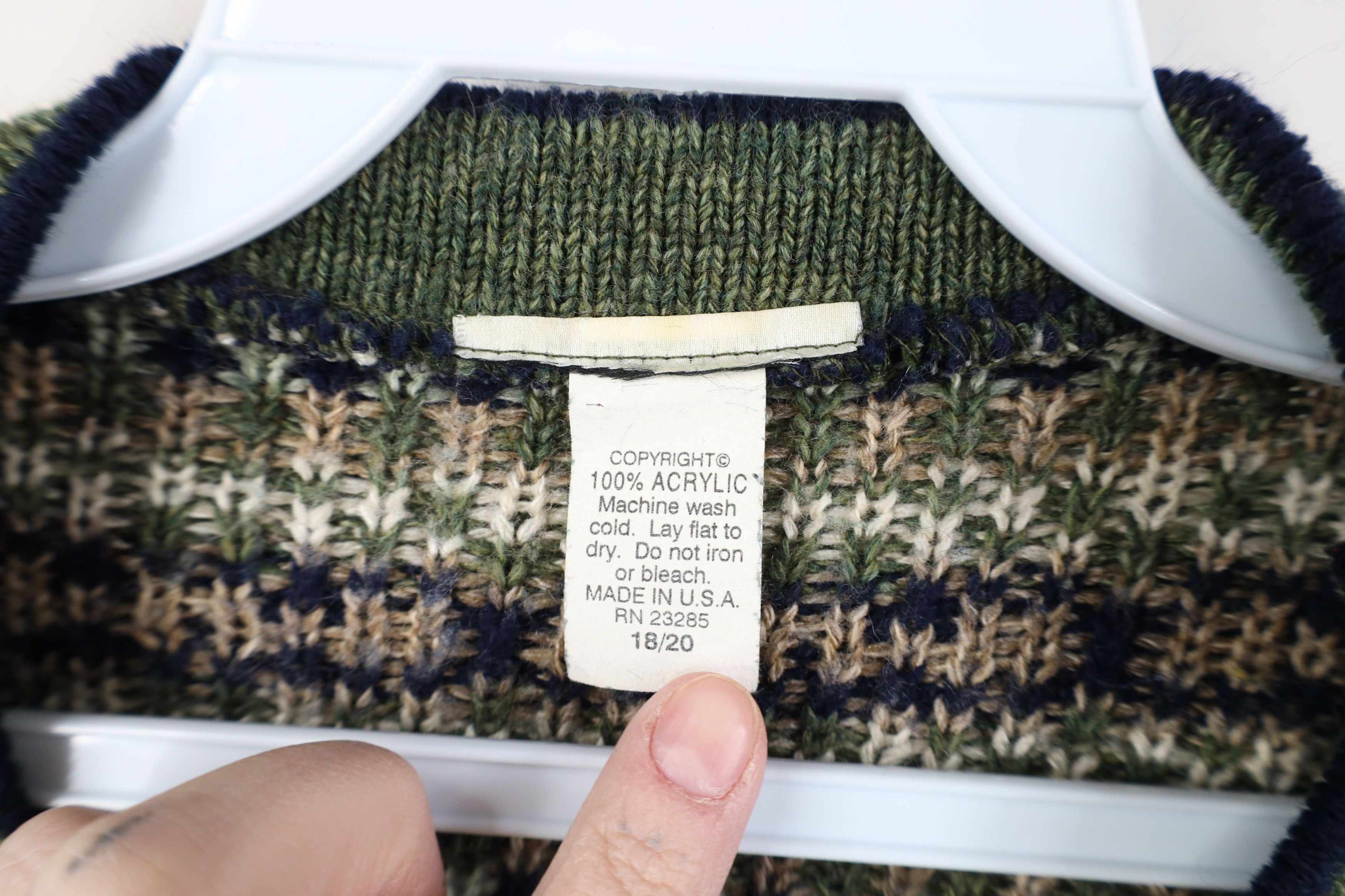 Vintage Vintage 90s Streetwear Distressed Fair Isle Knit Sweater USA Size XXL / US 16-18 / IT 52-54 - 6 Thumbnail