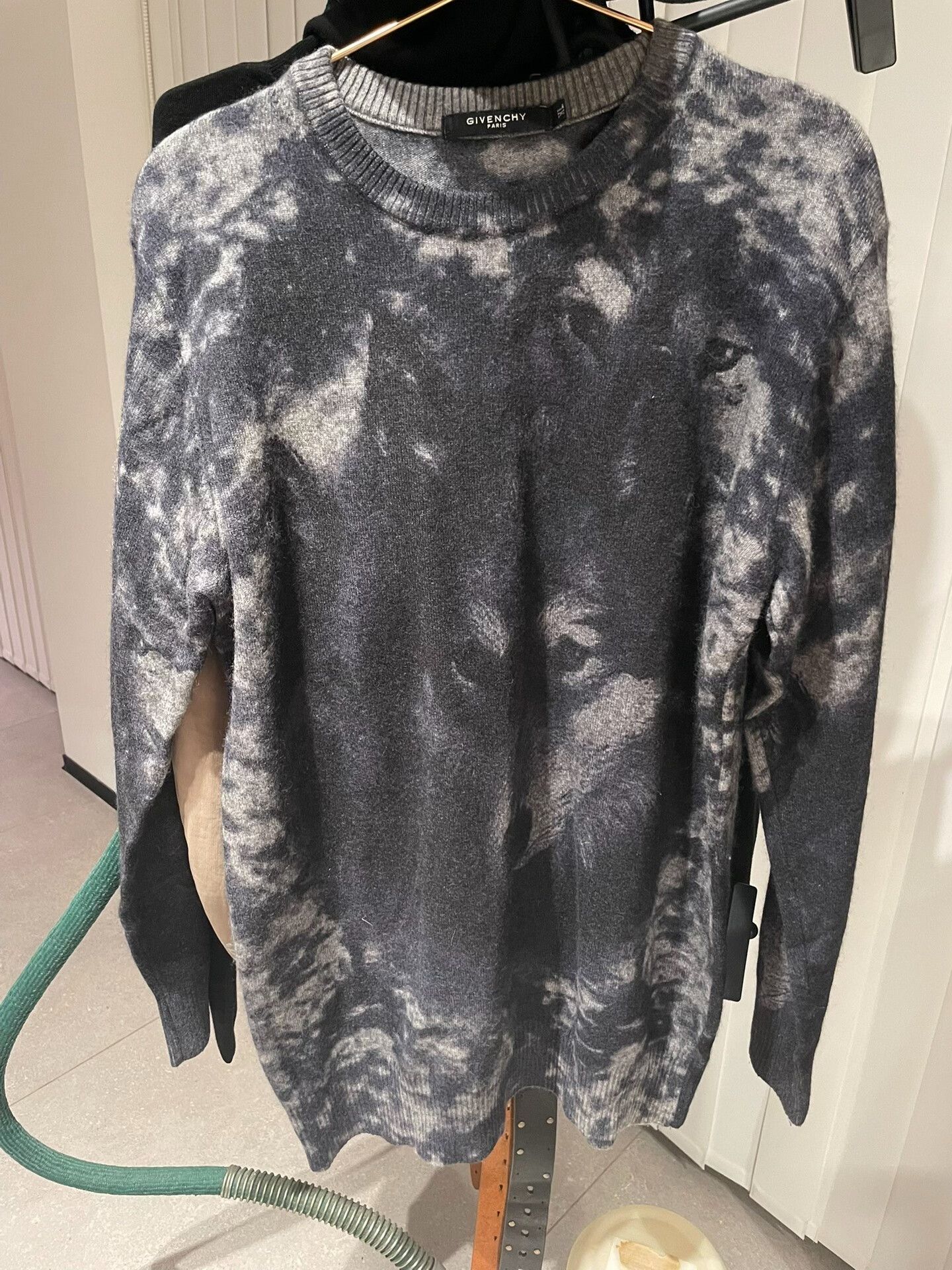 Givenchy Givenchy Gray Fur Sweater Size S / US 4 / IT 40 - 1 Thumbnail