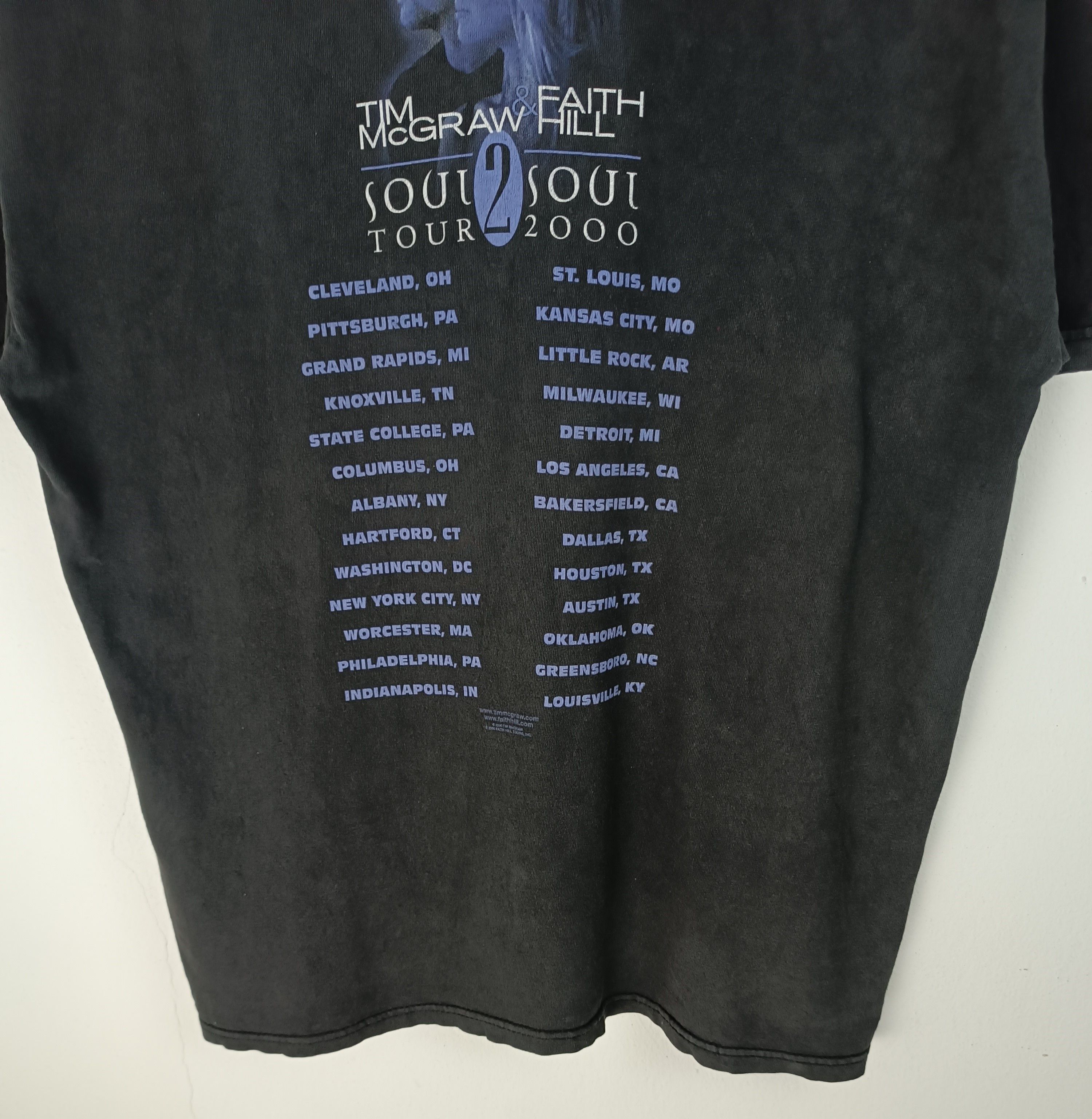 Vintage RARE🔥VINTAGE 2000's FADED FAITH HILL & TIM MCGRAW TOUR TEES Size US L / EU 52-54 / 3 - 12 Thumbnail