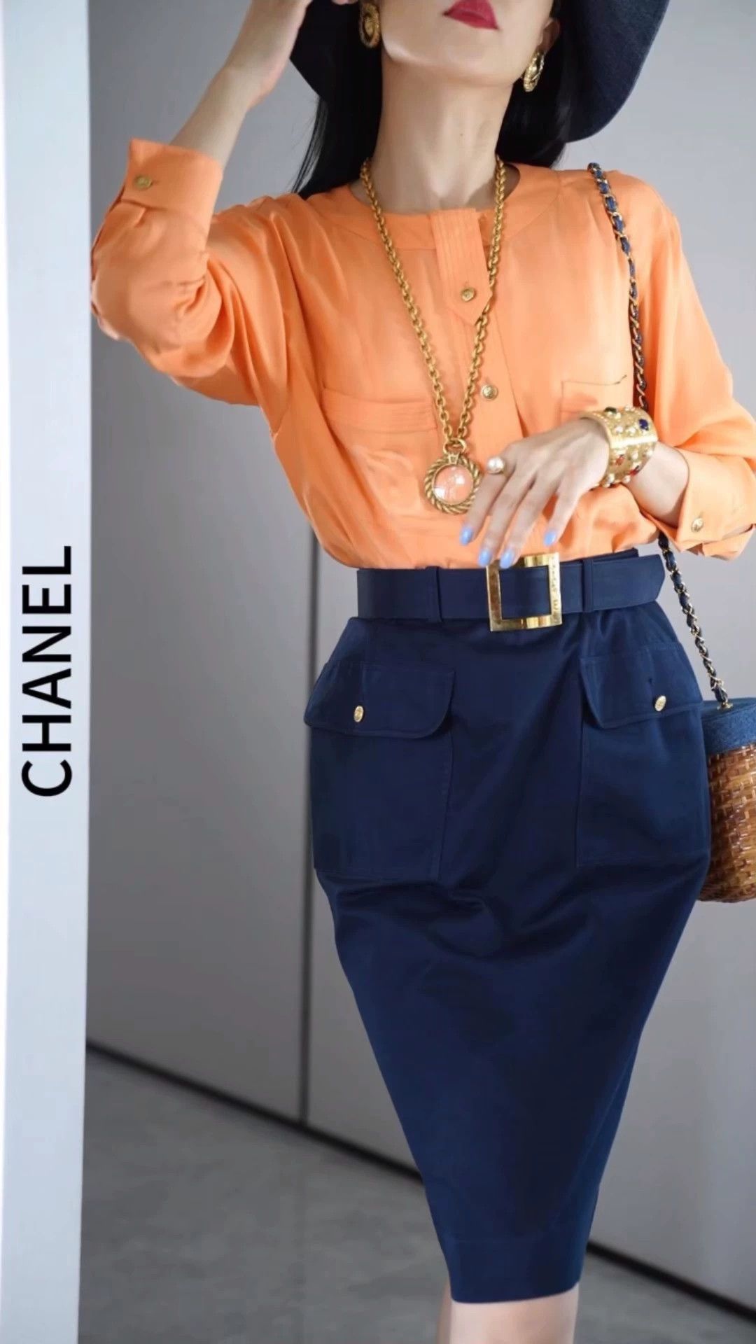 Chanel Chanel Vintage Orange Silk Gold-Tone CC Cufflinks Shirt Size M / US 6-8 / IT 42-44 - 1 Thumbnail