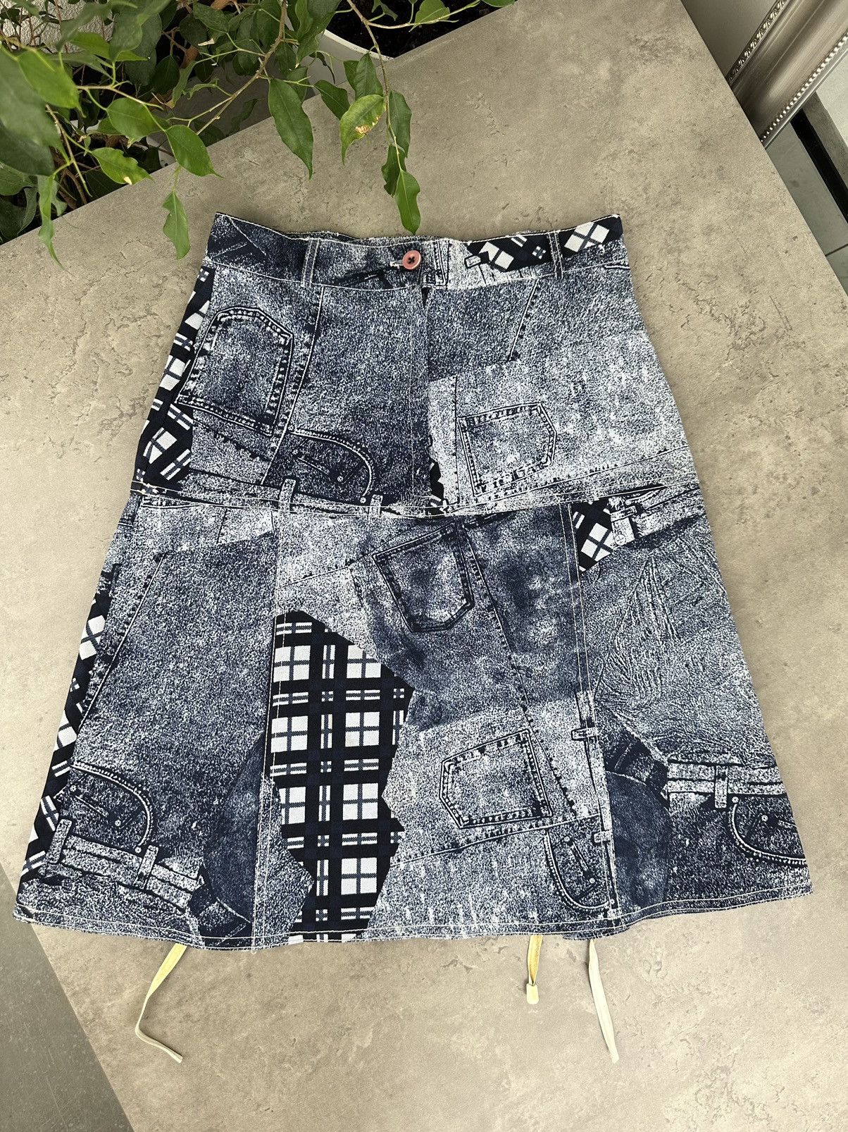 Japanese Brand Vintage Lace-up Mini Skirt Size 27" / US 4 / IT 40 - 1 Thumbnail