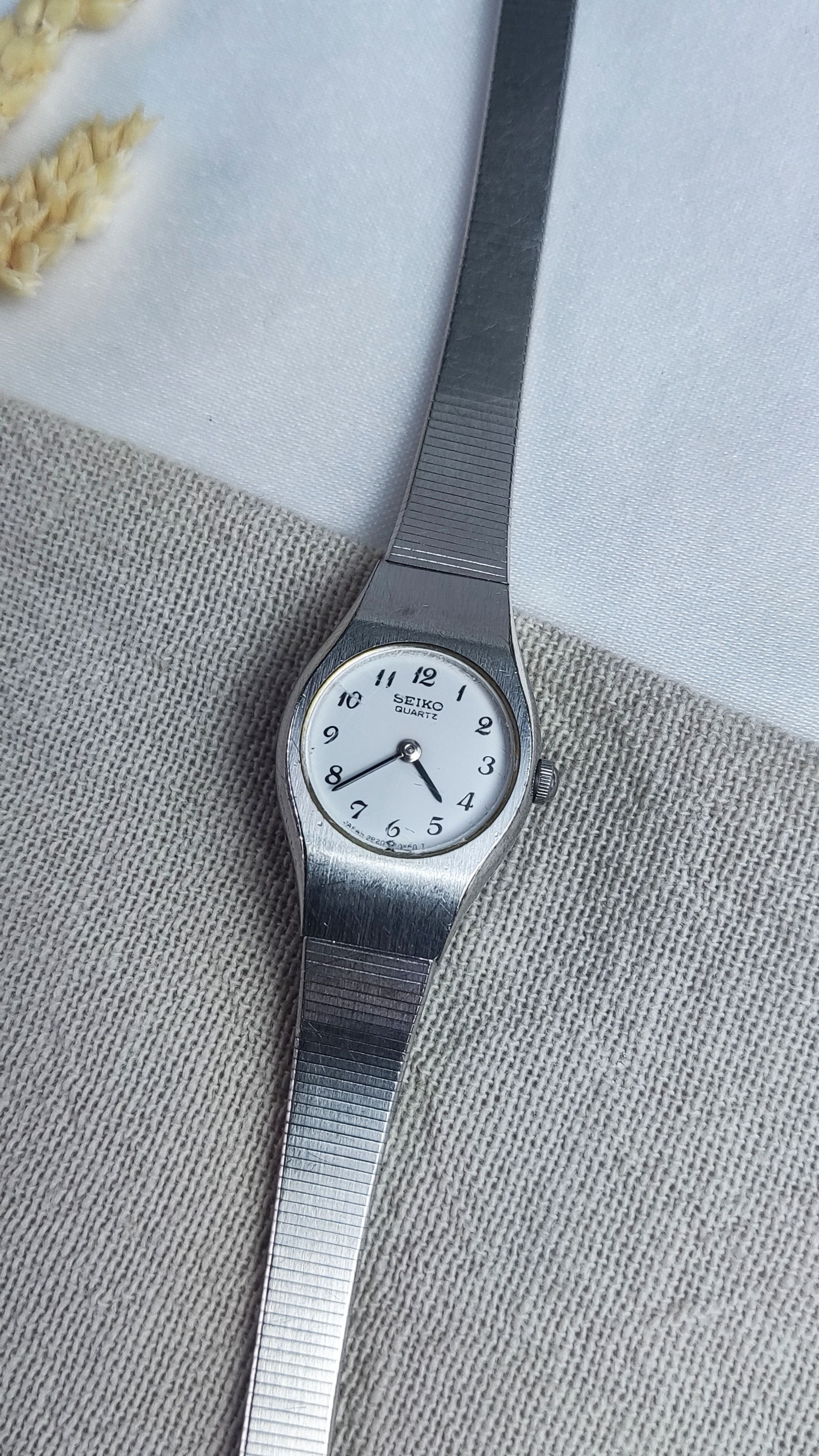 Seiko SEIKO SILVER TONE WHITE DIAL LADIES✨ Size ONE SIZE - 4 Thumbnail