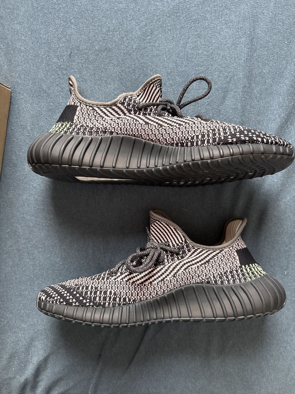 Yeezy Adidas Yeezy 350 v2 Yecheil (Non Reflective) Size US 12 / EU 45 - 2 Thumbnail