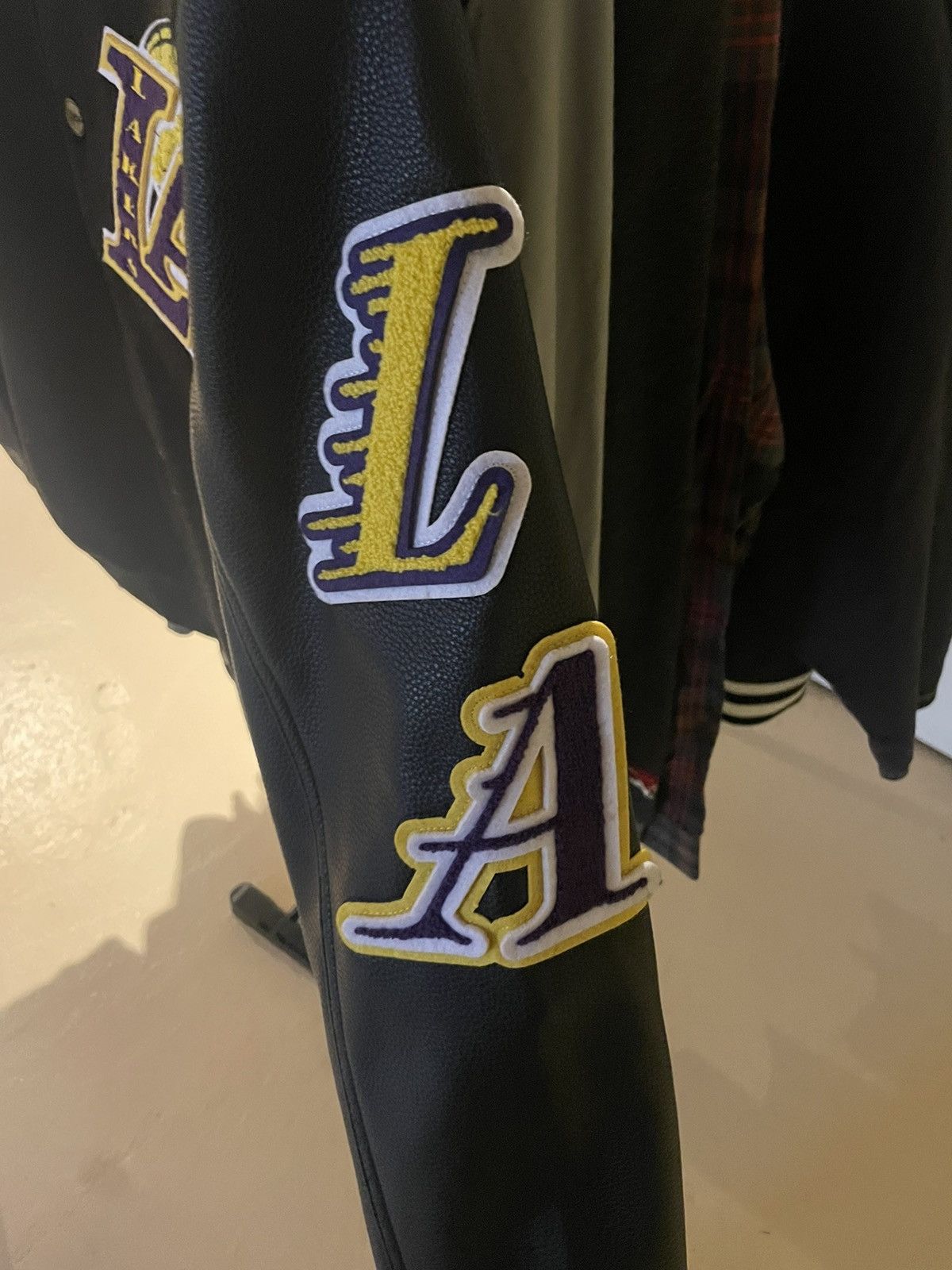Pro Standard Lakers Pro Standard varsity jacket Size US L / EU 52-54 / 3 - 4 Thumbnail