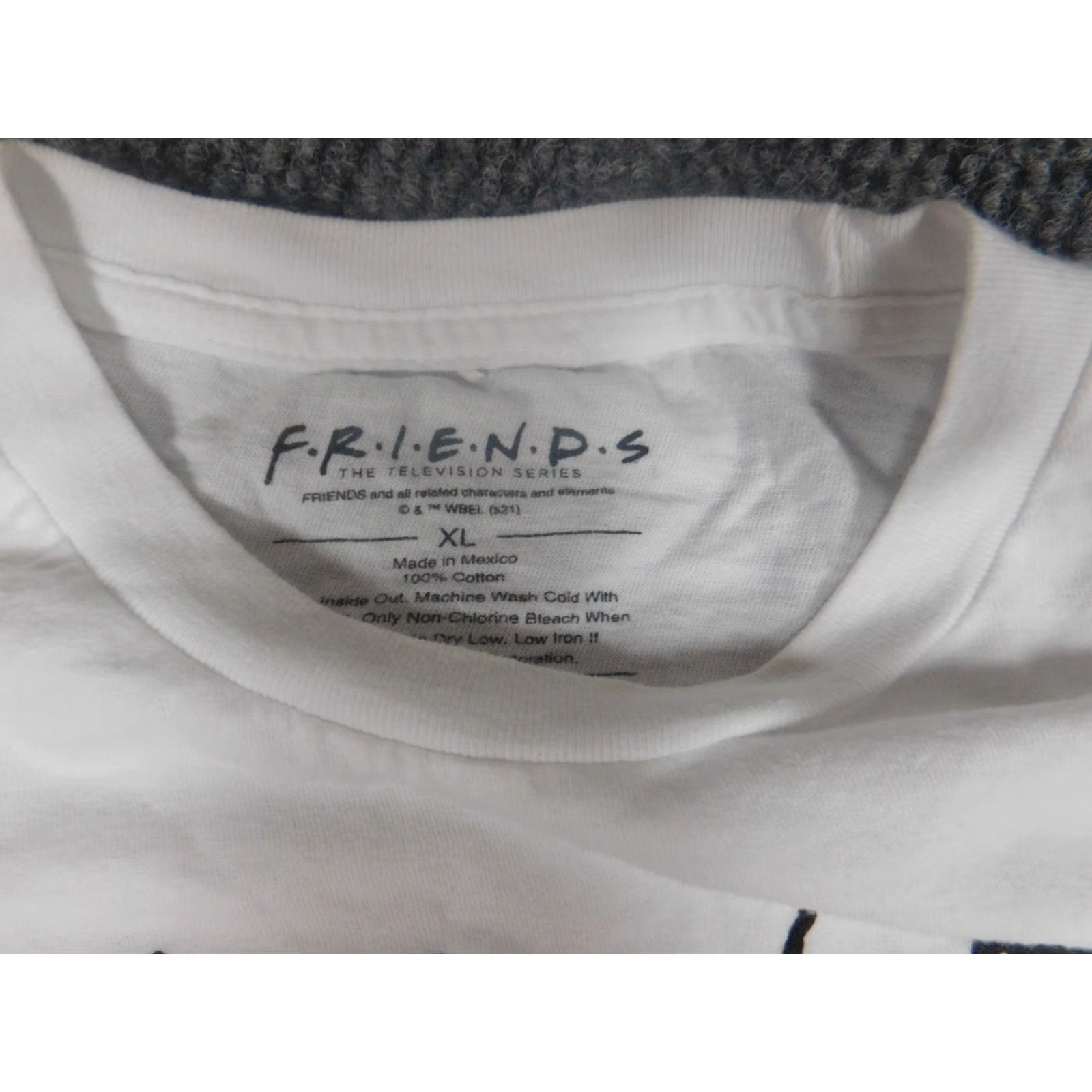 Vintage Friends Mens T-Shirt XL White Crew Neck Short Sleeve Logo Cotton Blend Polyester, Solid, Regular Fit, TV Sitcom, Friends Size US XL / EU 56 / 4 - 5 Thumbnail