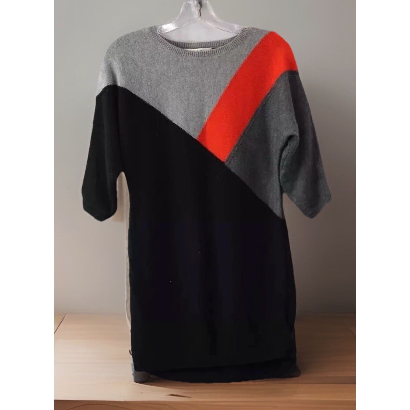 Trina Turk Trina Turk Sweater ColorBlock Short Sleeve 100% Merino Wool Women S Size S Gray RedPullover Colorful Womens Size S / US 4 / IT 40 - 2 Thumbnail