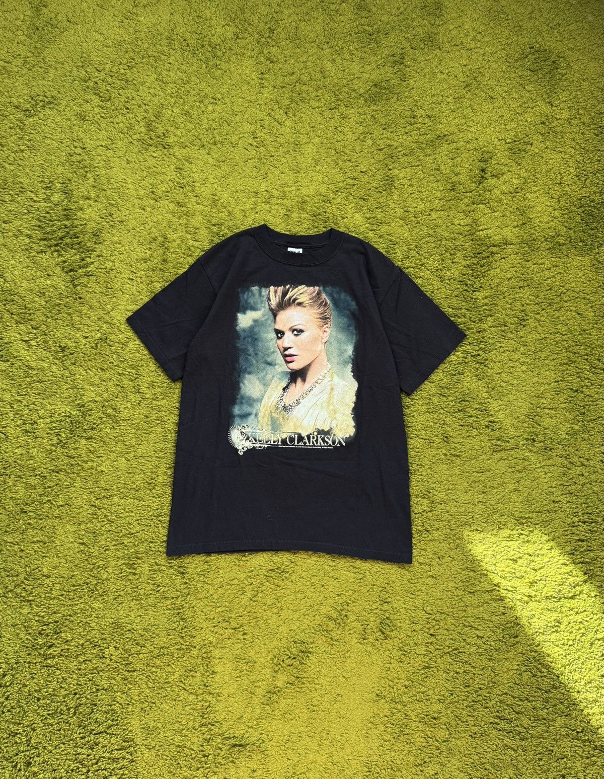Band Tees Kelly Clarkson 2005 vintage official tour t-shirt Size US M / EU 48-50 / 2 - 1 Thumbnail