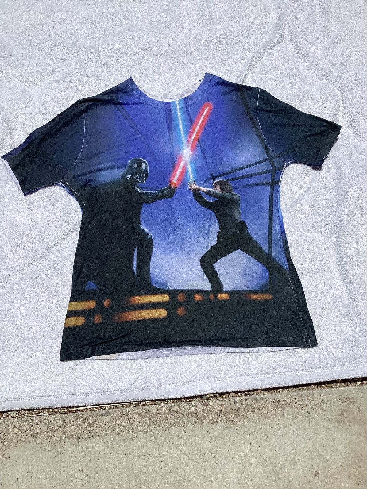 Vintage Star Wars Darth Vader, Luke Skywalker battle scene AOP TEE Size US XL / EU 56 / 4 - 1 Thumbnail