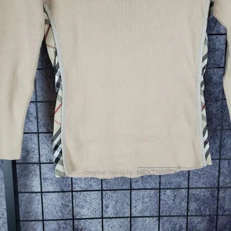 Burberry Burberry Off-Shoulder Khaki Cotton Blend Top. Size S / US 4 / IT 40 - 7 Thumbnail