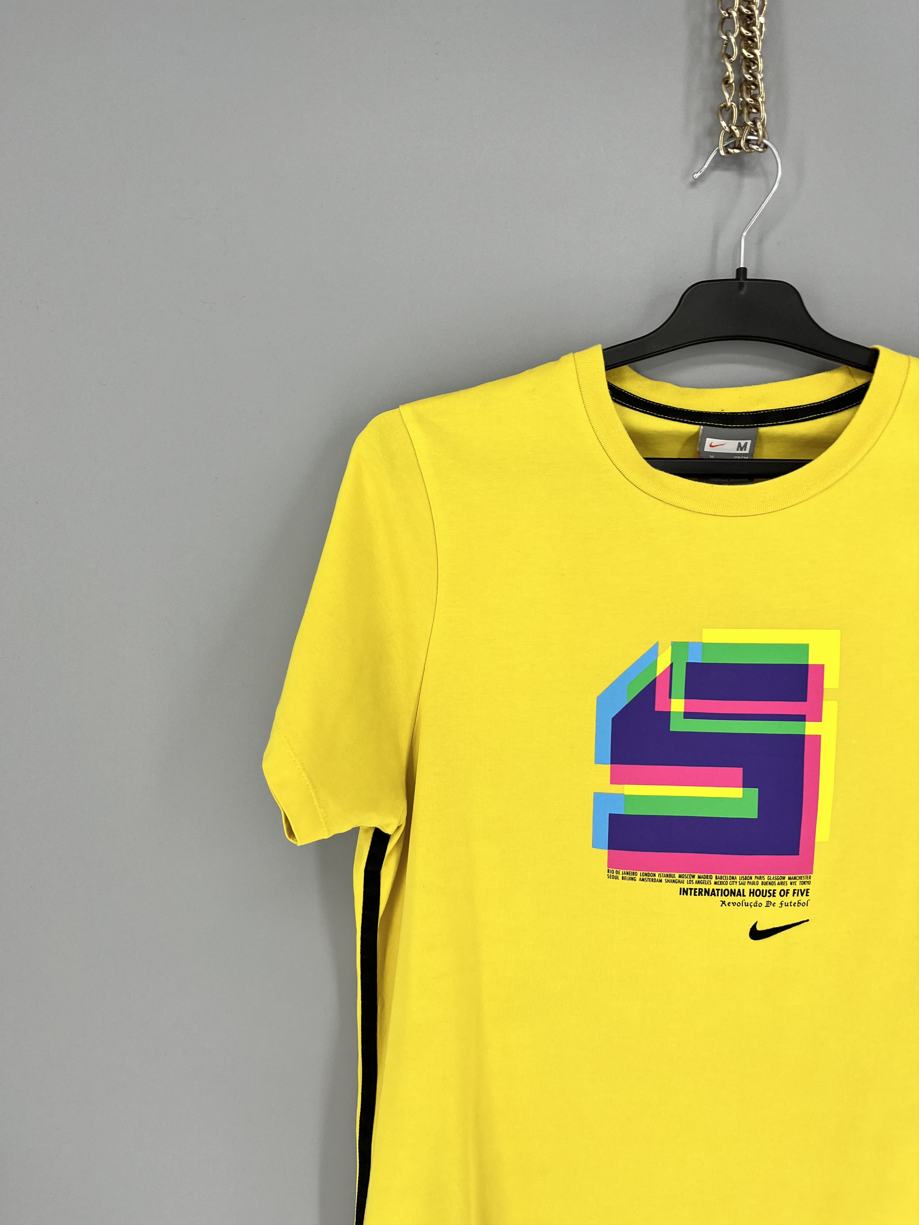 Nike Nike fit International House Of 5 Revolucao De Futebol Tee Size US M / EU 48-50 / 2 - 4 Thumbnail