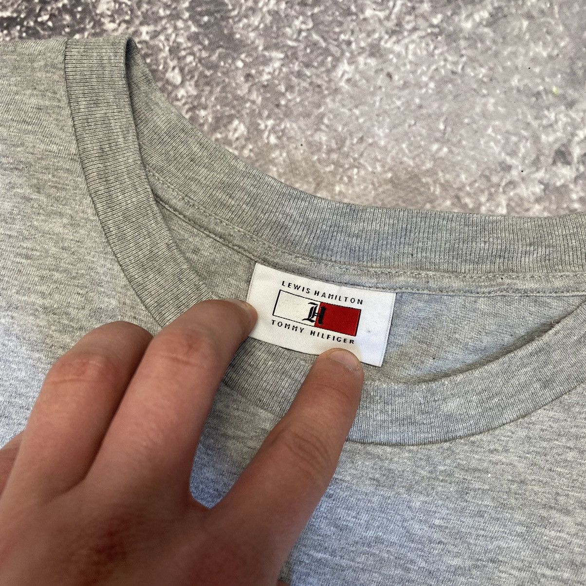Other Designer Tommy Hilfiger x Lewis Hamilton Big logo tee Size US L / EU 52-54 / 3 - 8 Thumbnail