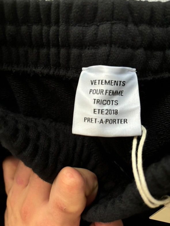 Vetements vetements wash tag shorts Size US 28 / EU 44 - 6 Thumbnail