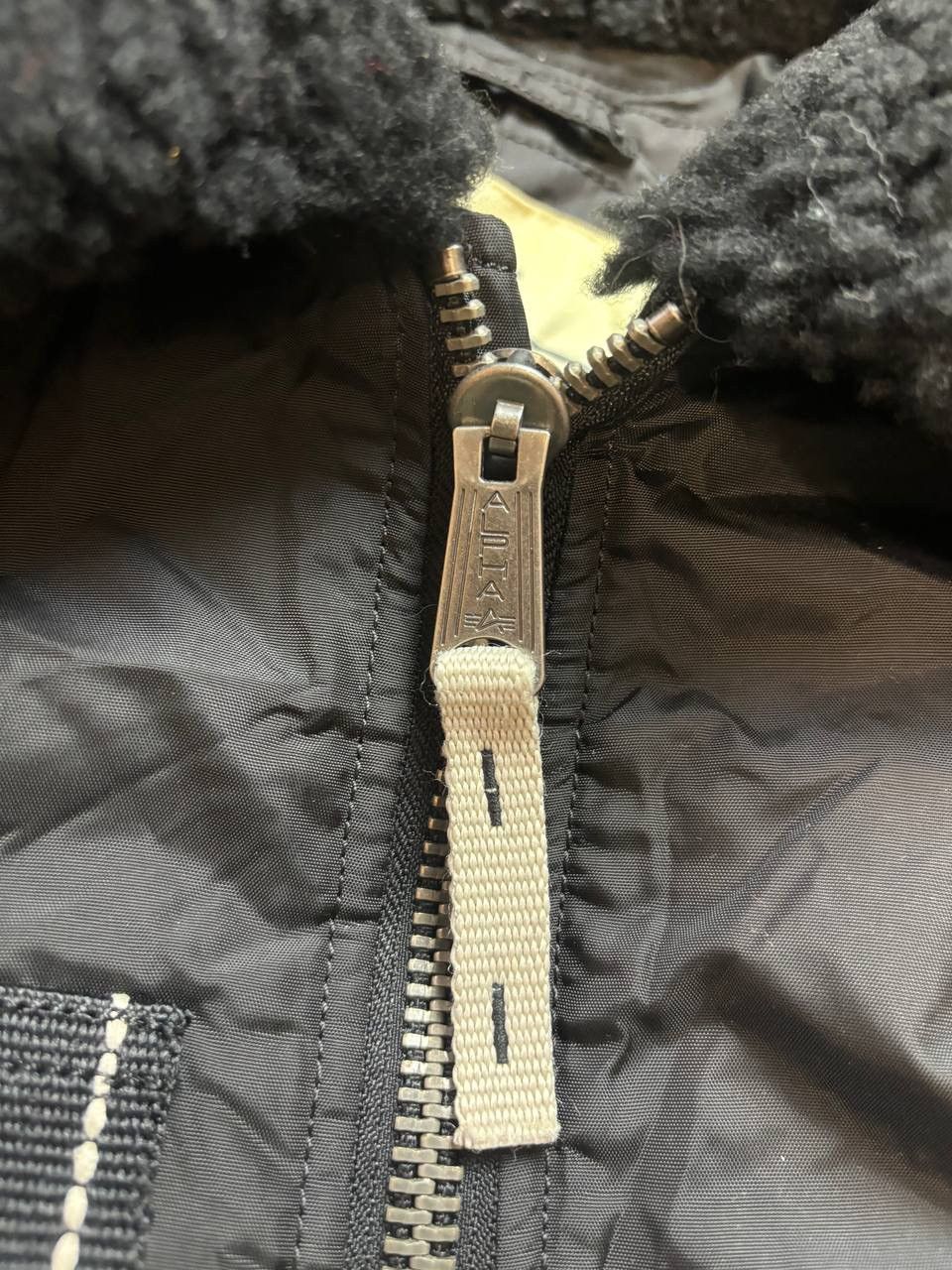 Alpha Industries × Vintage Vintage Y2K Alpha Industries Fur Collar Flight B-15 Jacket Size US L / EU 52-54 / 3 - 4 Thumbnail