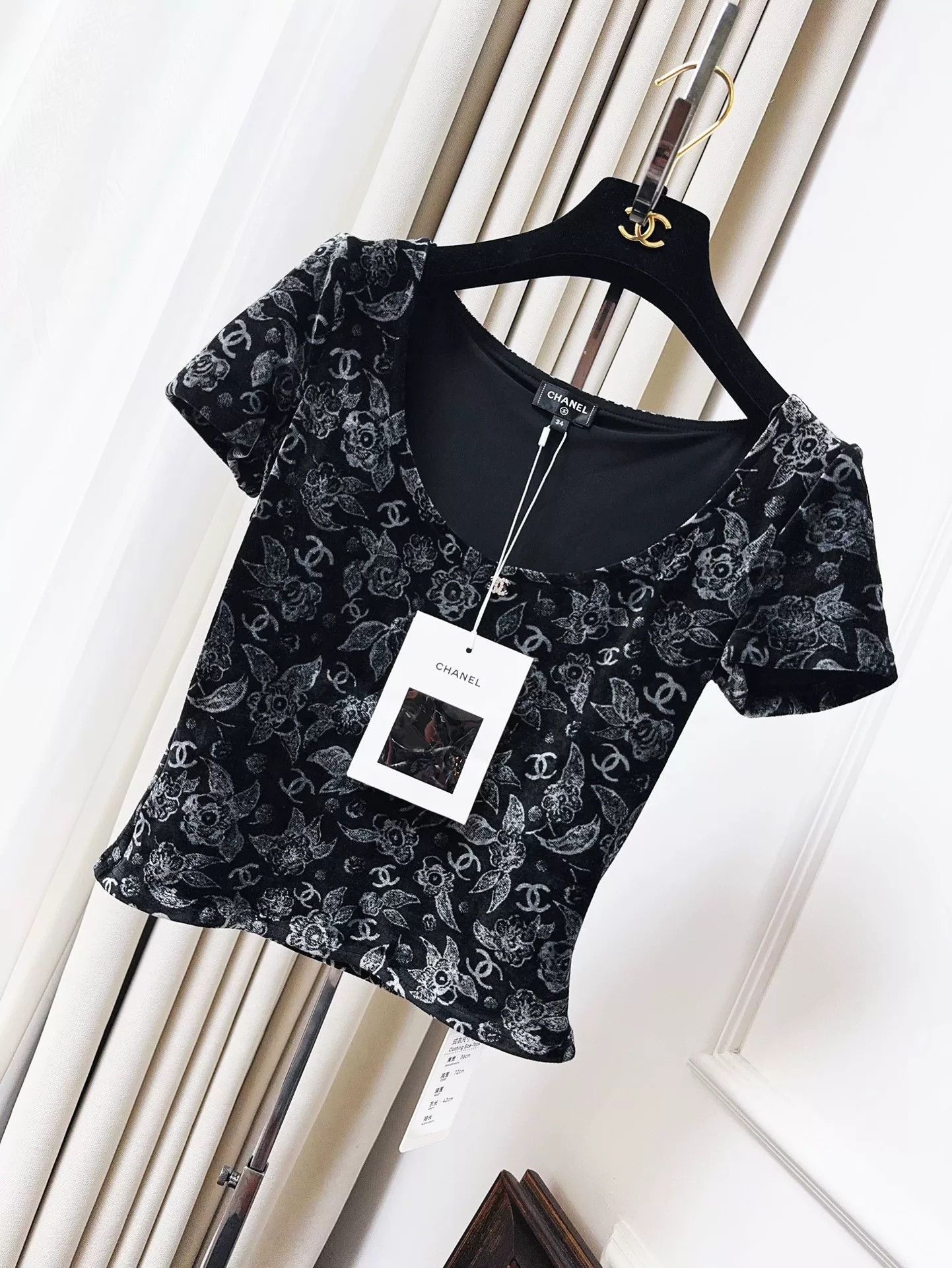 Chanel Chanel 24B Burnout Velvet Short-Sleeve T-Shirt Size US M / EU 48-50 / 2 - 1 Thumbnail