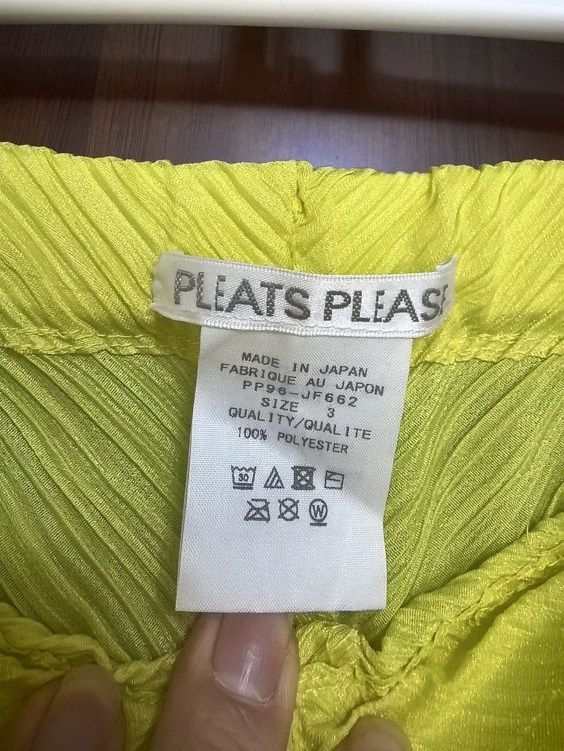 Issey Miyake Issey Miyake size:3 Yellow pleated skirt Size 23" - 3 Thumbnail
