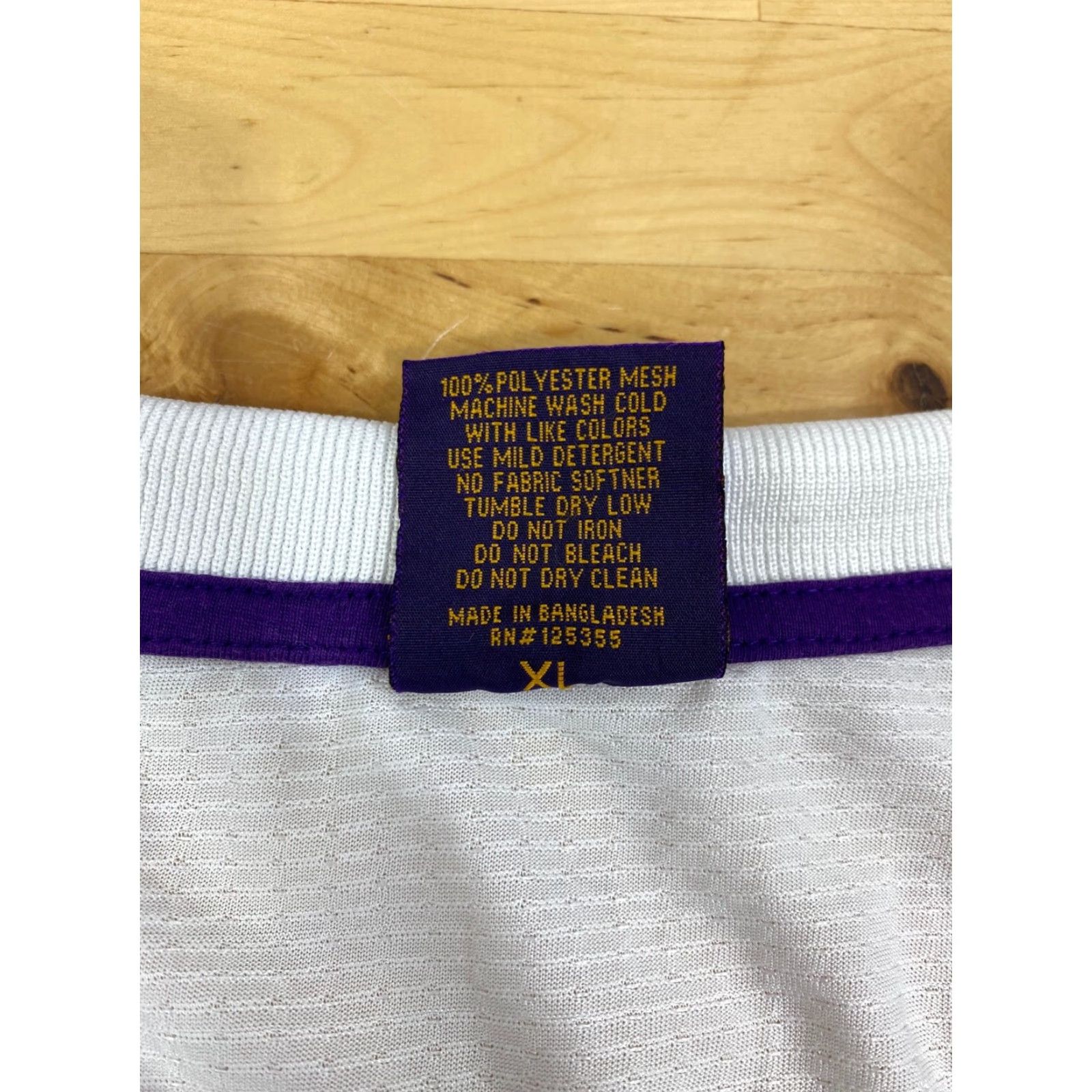 Vintage VINTAGE Los Angeles Lakers Jersey Tank Men's XL White Basketball Pullover Sleeveless 100% Polyester Size US XL / EU 56 / 4 - 4 Thumbnail