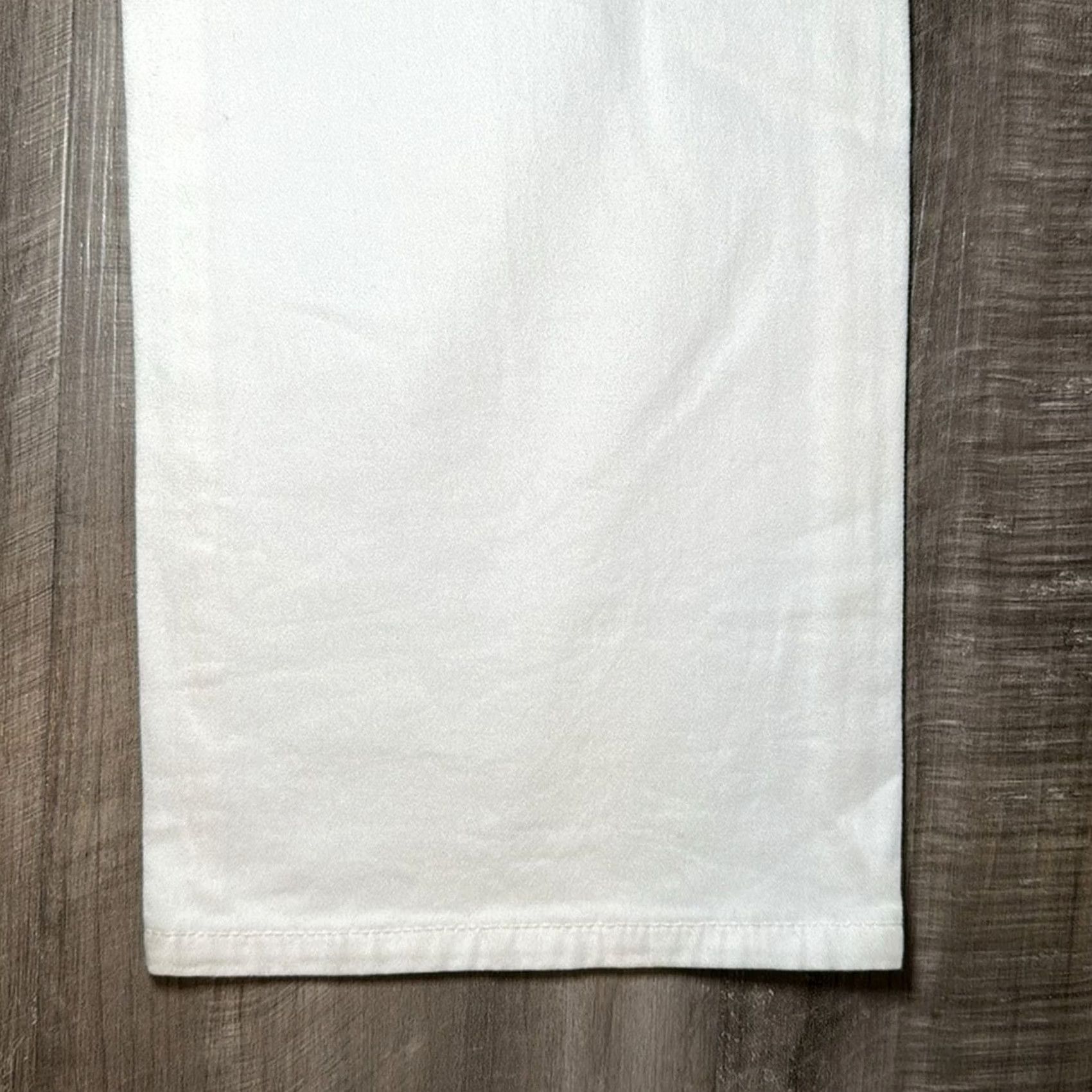 Paige Paige Jeans Men 29 White Straight NWOT 34 Inseam 34.5in 7.5in Leg Opening 9in Rise 44in Total Length 31 Men’s 29 Regular 98% Cotton 2% Elastane Size US 29 - 4 Thumbnail