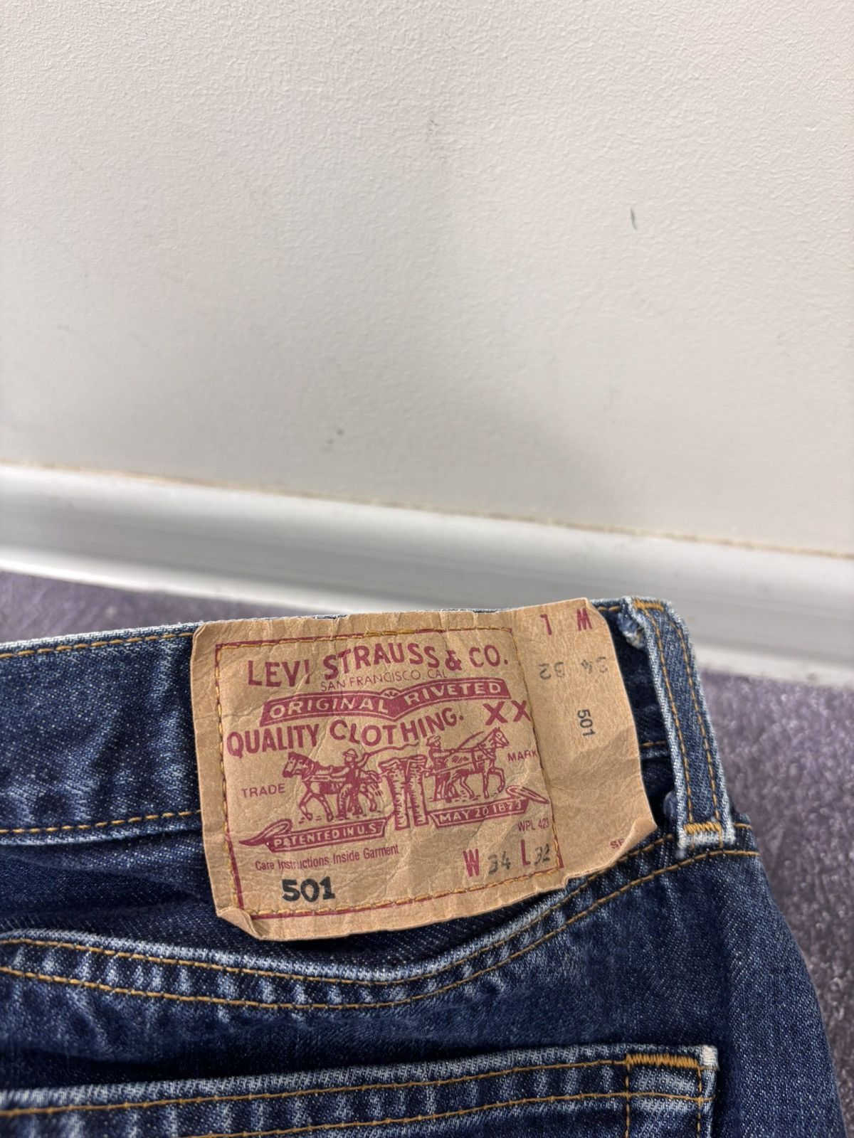 Levi's Vintage Levi’s 501 Men’s Faded Blue Denim Jeans Size US 34 / EU 50 - 8 Thumbnail
