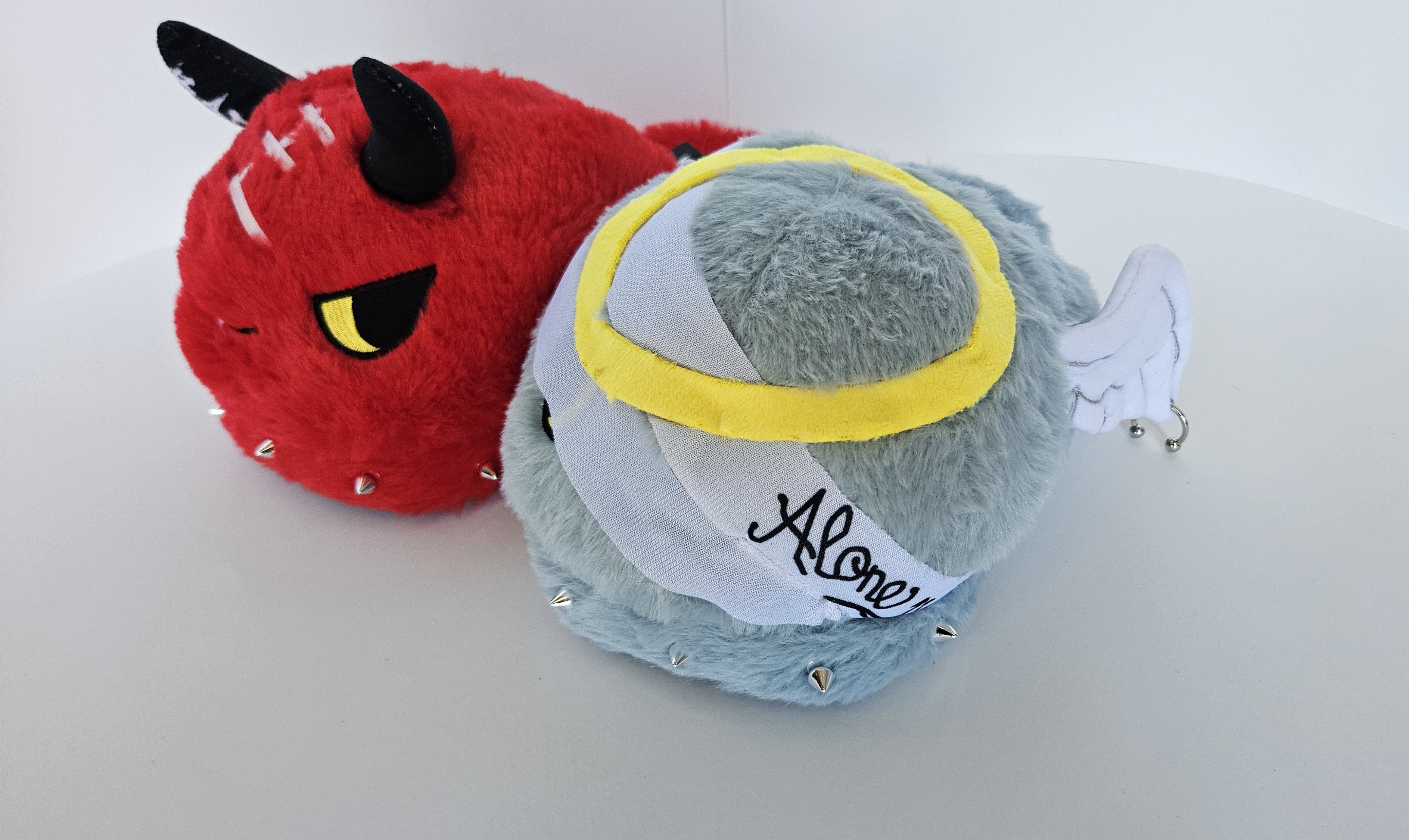 Revenge Revenge X PLUSH SLIPPERS Size US 9 / EU 42 - 6 Thumbnail