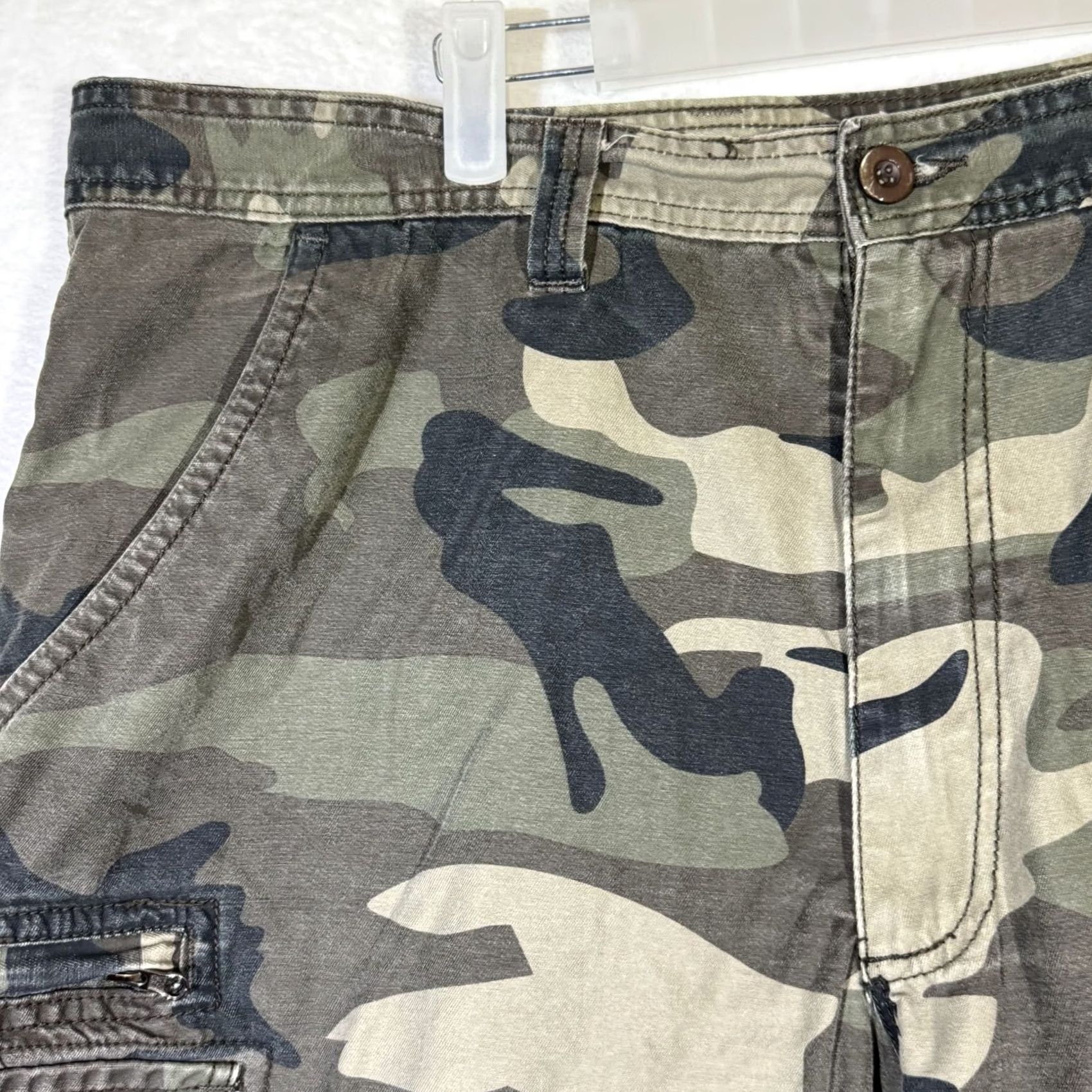 Vintage VINTAGE Lincoln Outfitters Cargo Shorts Mens 42 Green Camo 100 Percent Cotton Utility Size US 42 / EU 58 - 3 Thumbnail