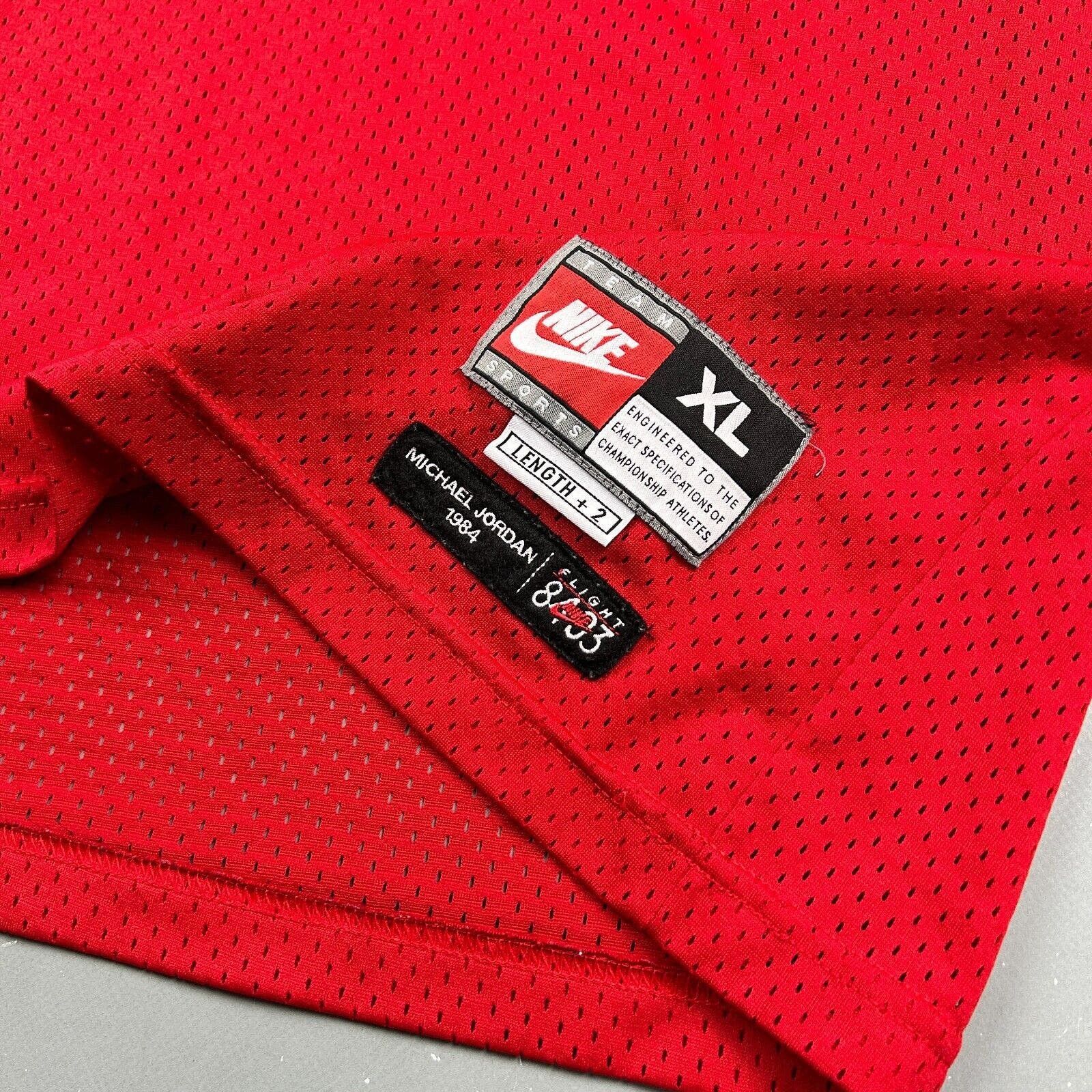 Nike VINTAGE 90s | Chicago Bulls #23 Jordan Nike Jersey XL Size US XL / EU 56 / 4 - 4 Thumbnail